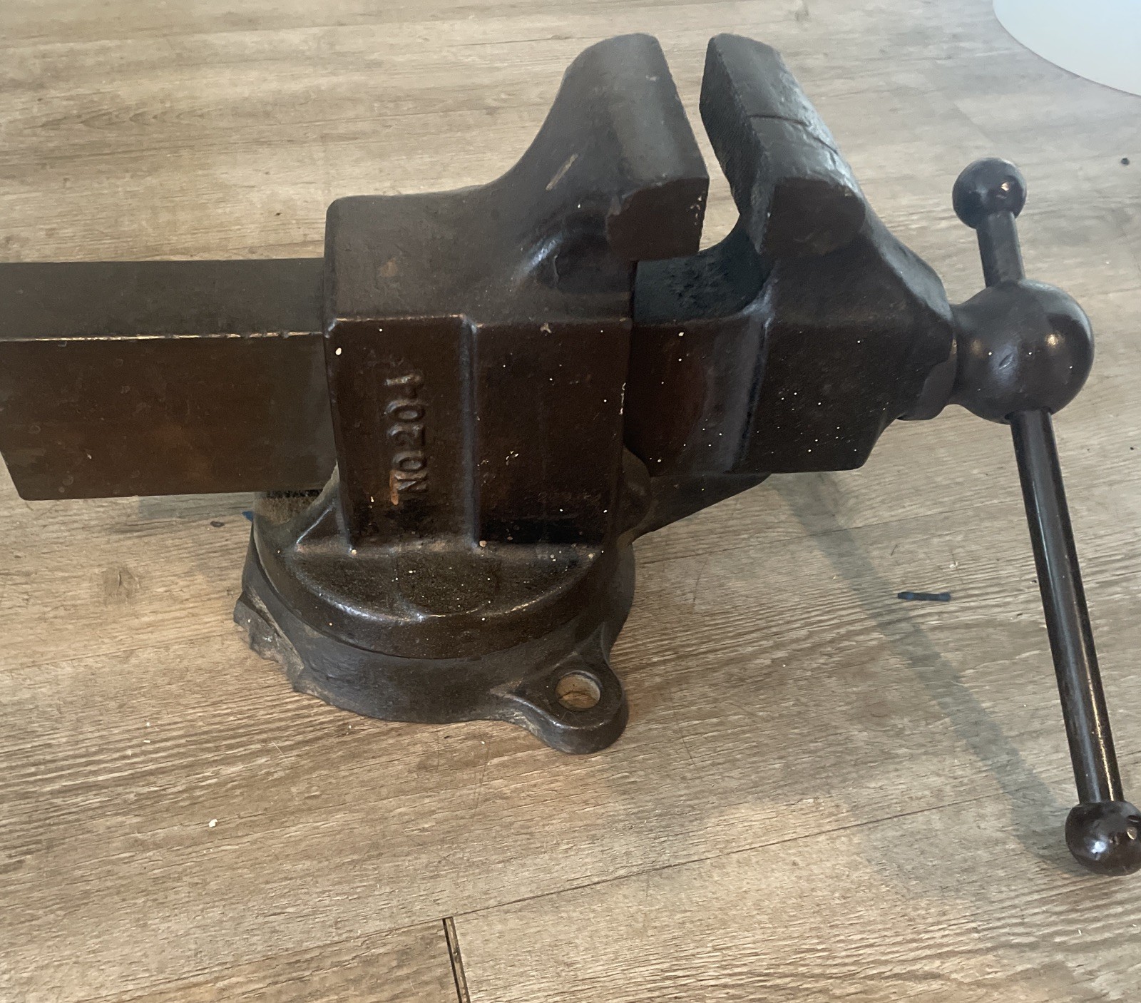 REED 204 Bench Vise Swivel Base Made in USA 16” x 8.75”x 11”