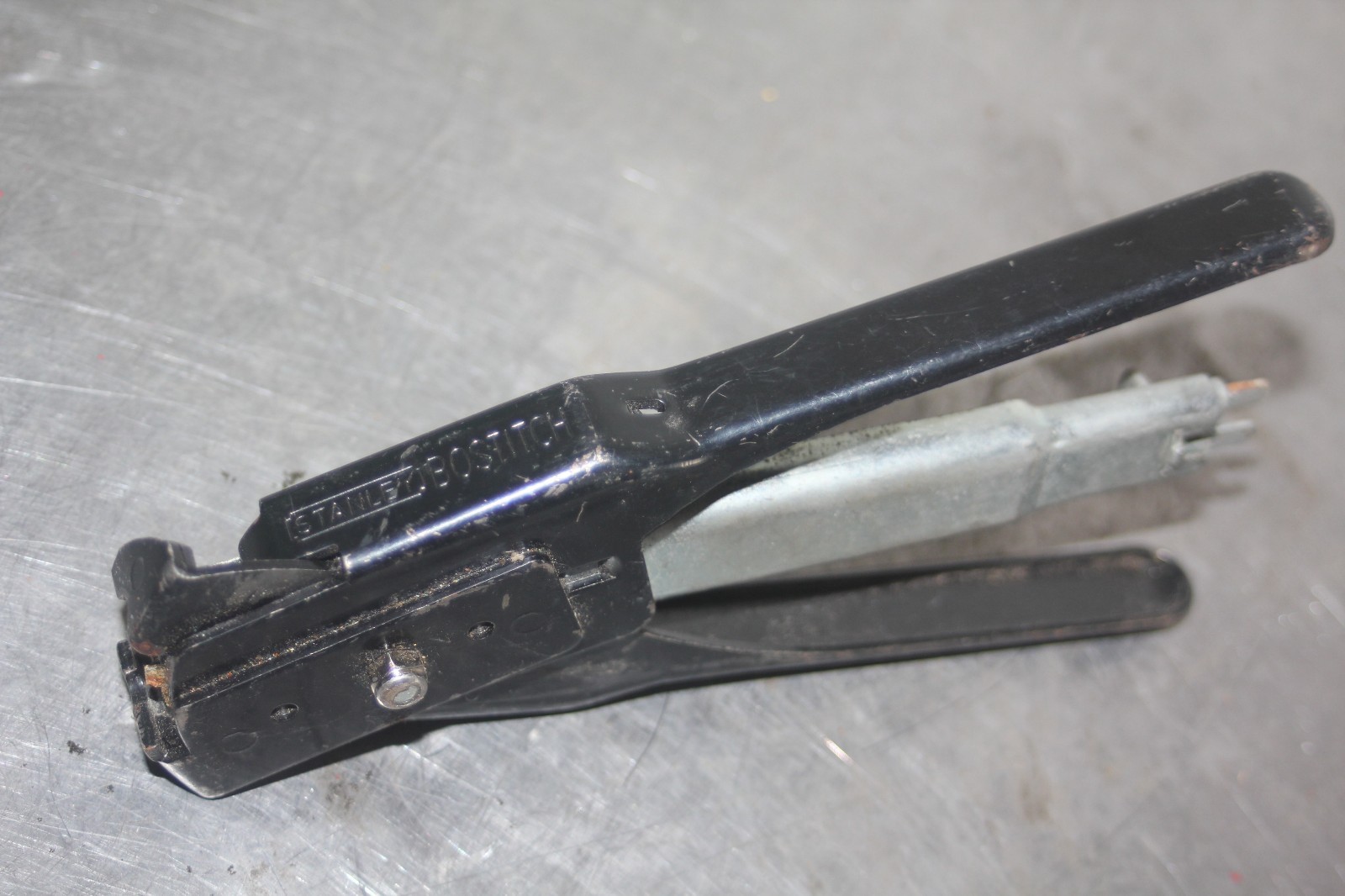 STANLEY BOSTITCH HOG RING PLIERS