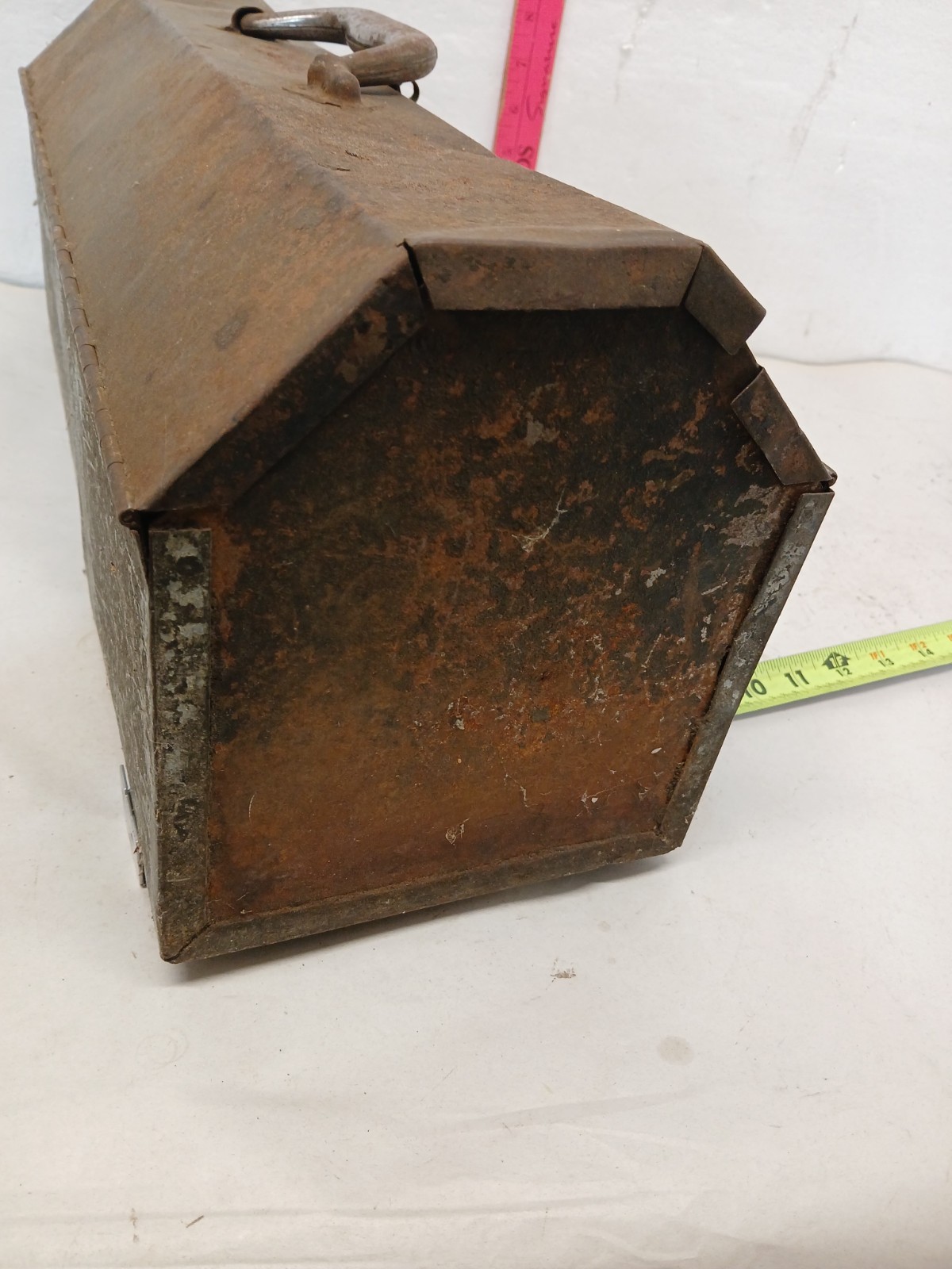 Vintage Metal Hip Roof Tool Box 19″ Green Rusty Industrial Garage Storage