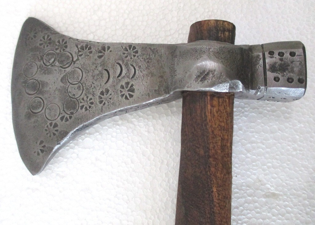 ANTIQUE AXE WITH HAMMER RARE UNUSUAL TOOL FINE DESIGN .