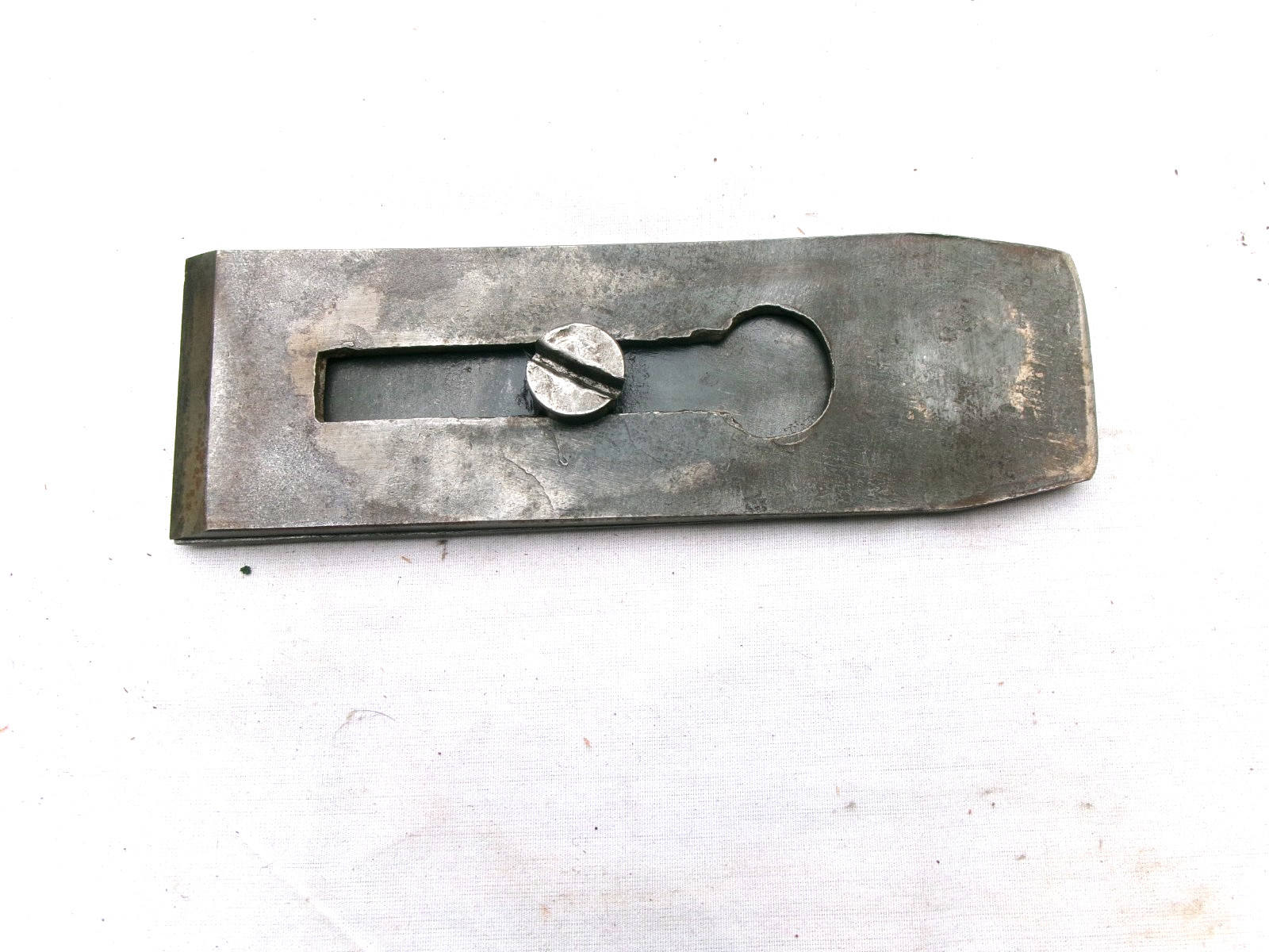 ANTIQUE TAPERED PLANE IRON WITH CAP IRON – SIGNED: MOULSON BROTHERS & NEWBOULD