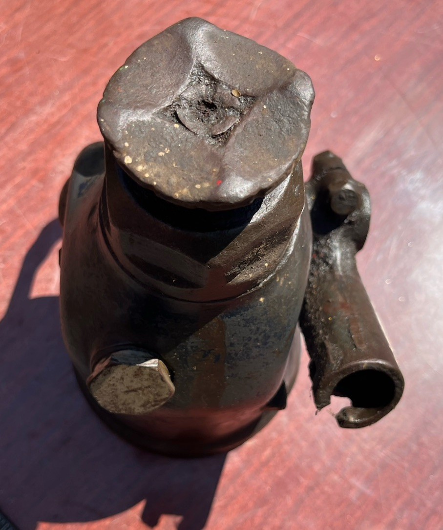 Vintage Dunlop No 17 Hydraulic Jack. 5/7 Tons