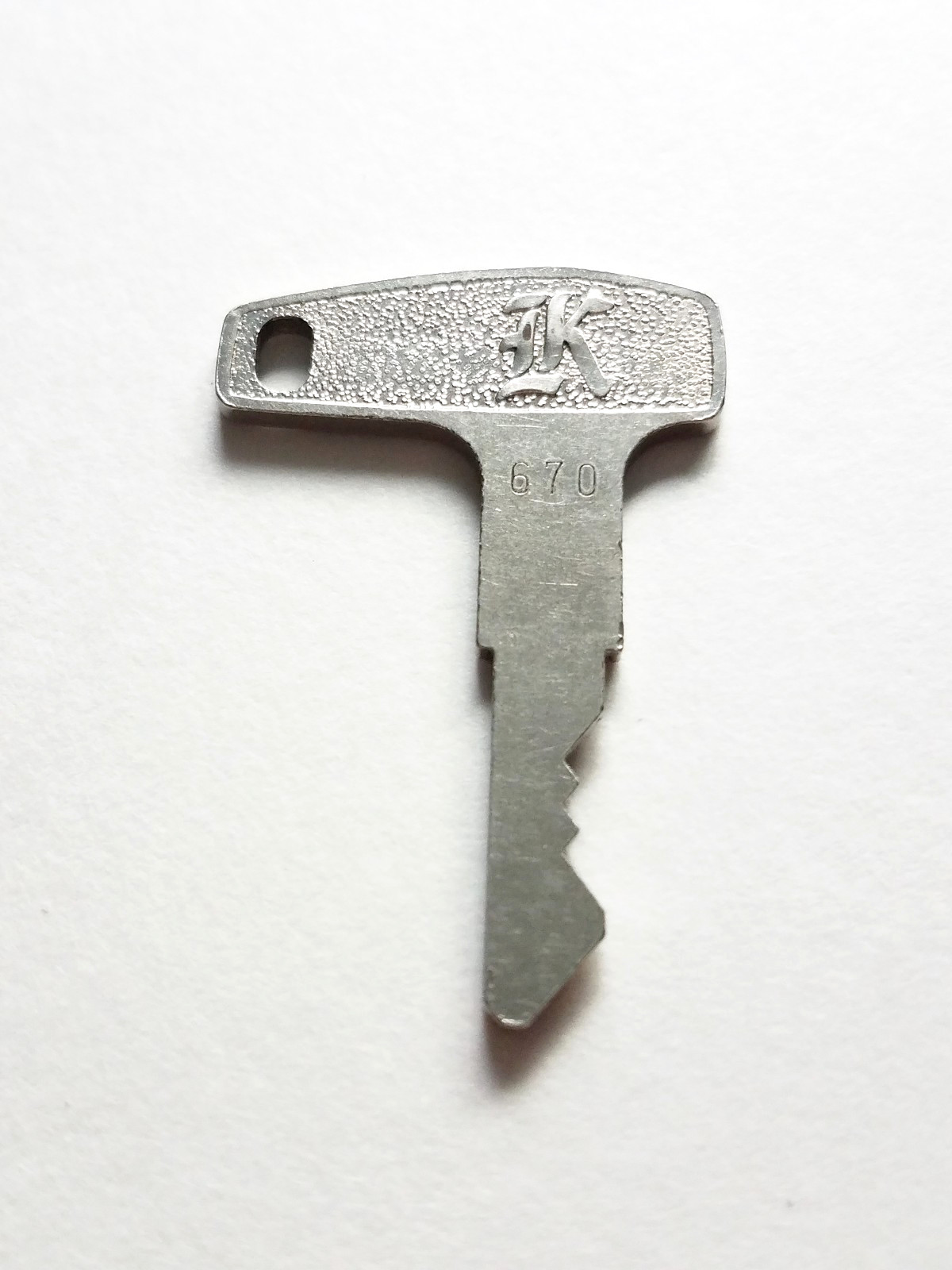 Vtg KAWASAKI Motorcycle Ignition Key #670 OEM Original Factory Cut Key 670