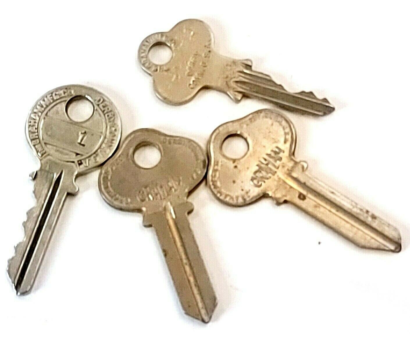 Lot of 4 GRAHAM MFG Co. Keys (2 are blanks) USA Derby CT Old keys Steampunk