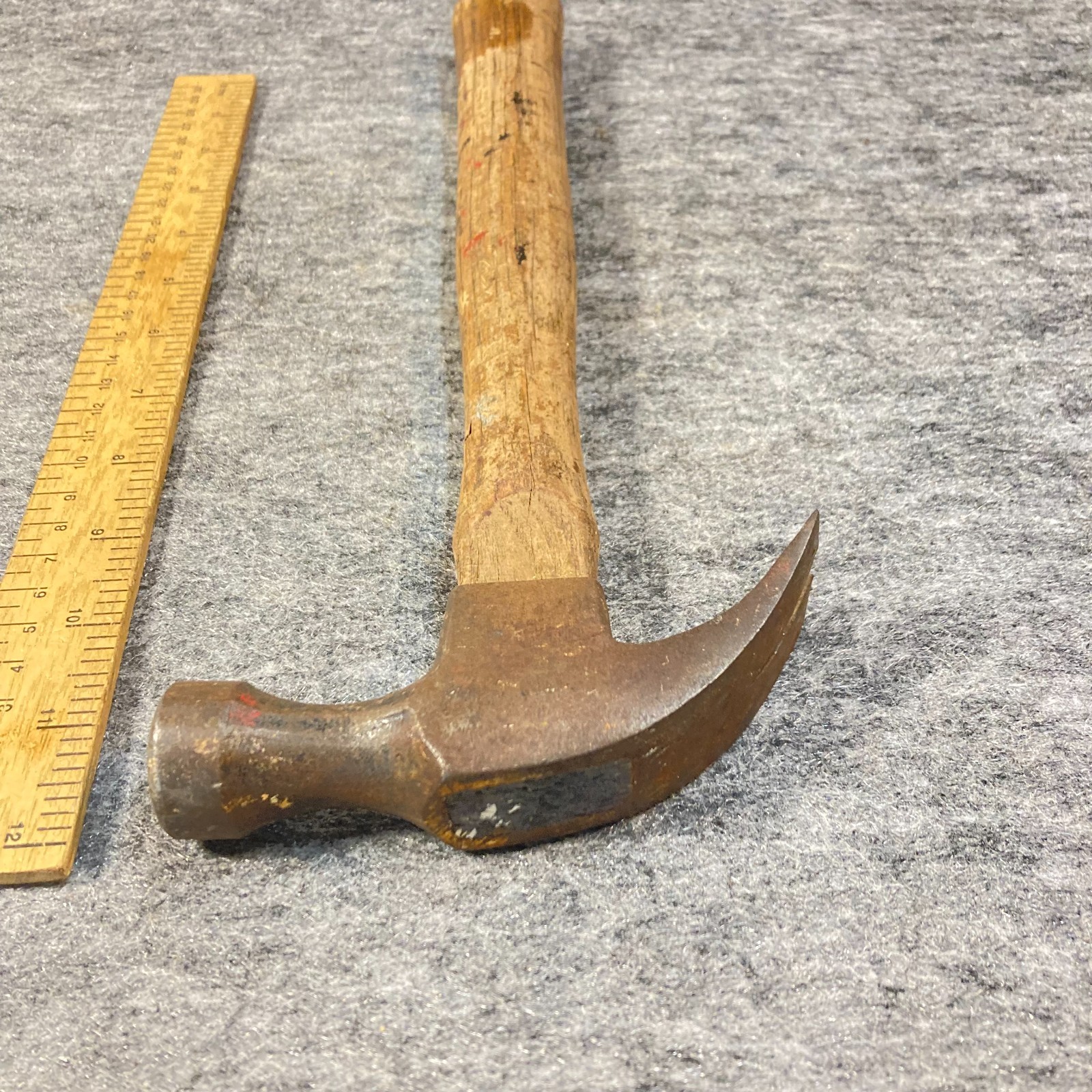 Vintage Stanley 15oz Claw Hammer Bell Face 13 1/4″ Wood Handle #111 1/2 USA