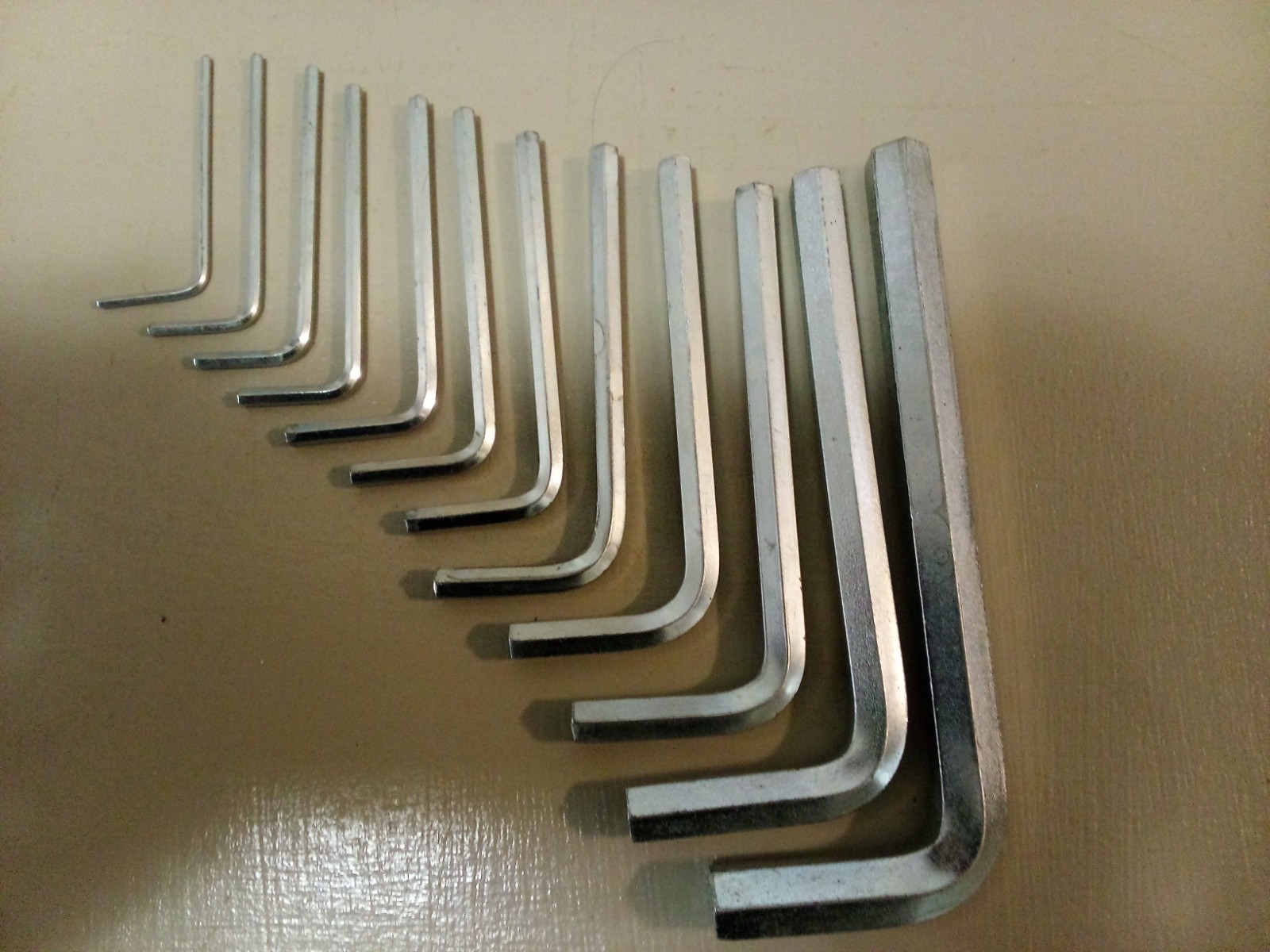 Vintage Indestro 12 pc Allen wrench set. Set No. 198. Hollow Head Set Screw Set