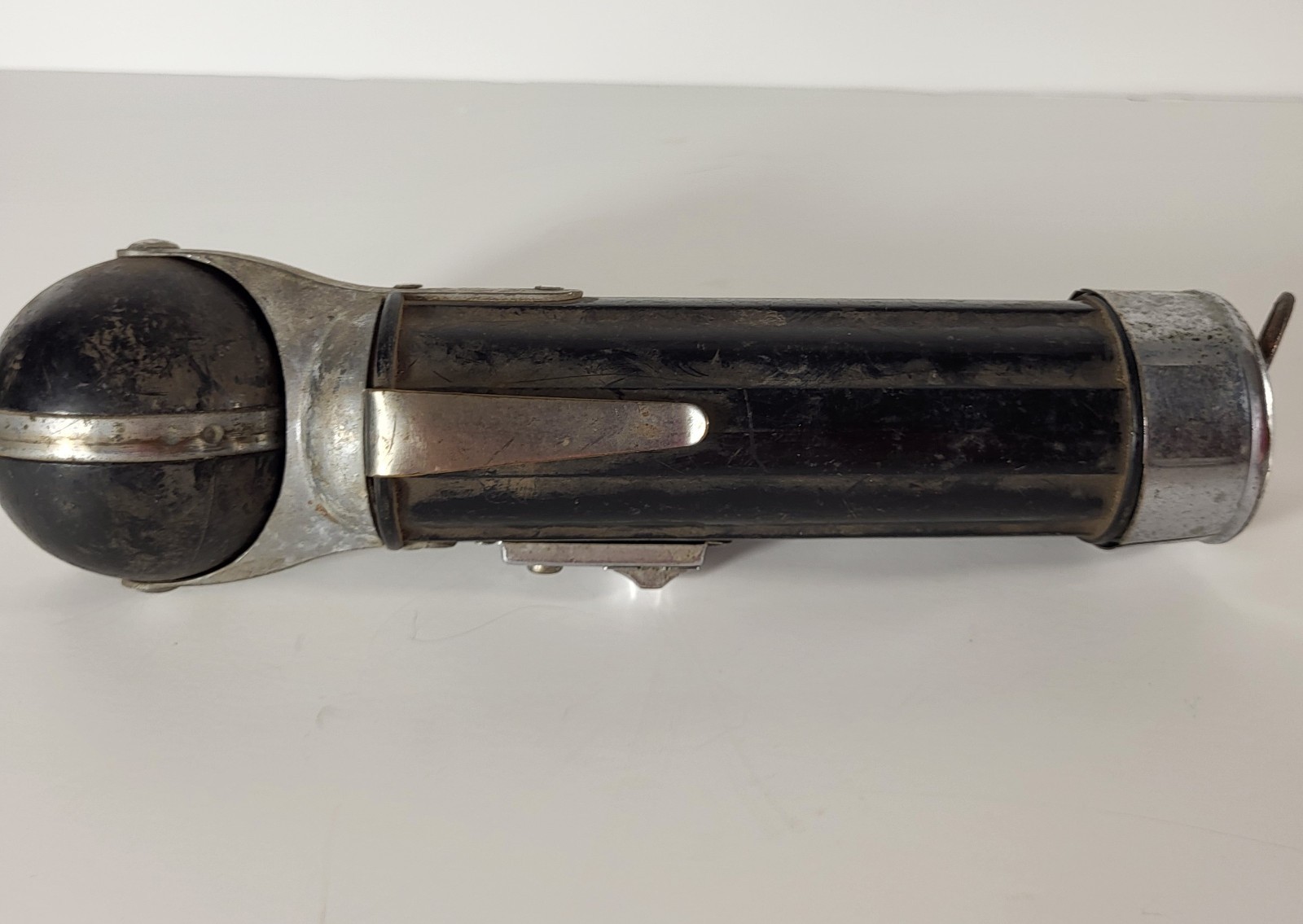 Vintage USALITE Swivel Head Tin Flashlight Torch Original USA 8” Untested