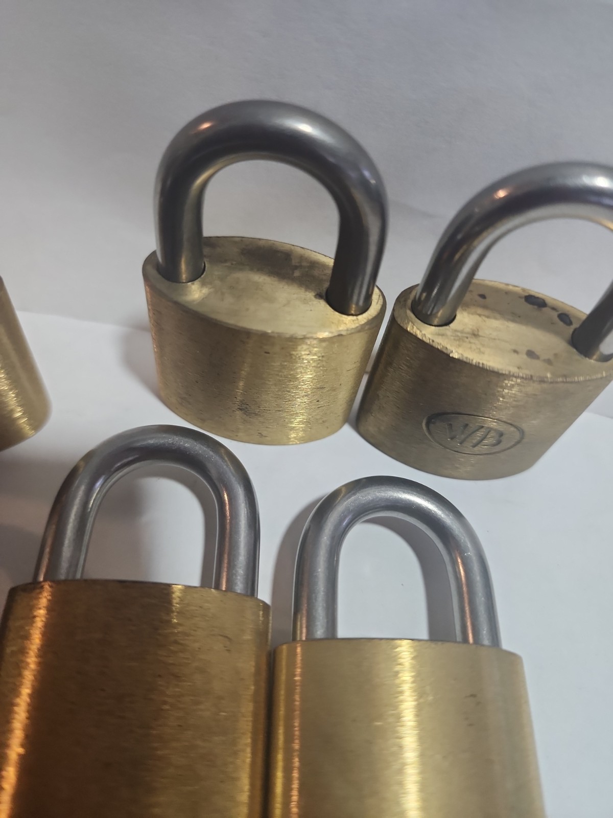 ​Lot of 6 Wilson Bohannan Padlocks Type 51310 1/2 Brass – Keyed Alike (1 Key Ope