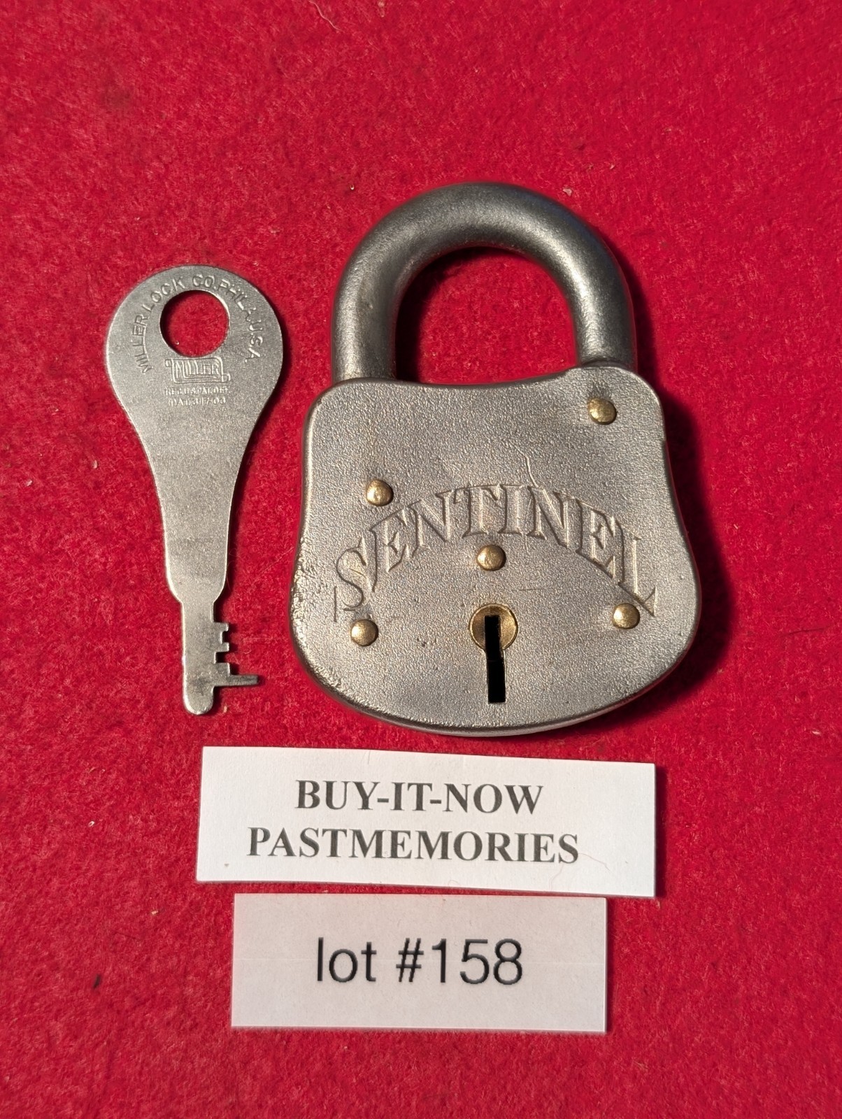 “SENTINEL” POORMAN’s STORY STEEL PADLOCK w/ KEY, VINTAGE ANTIQUE LOCK LOT #158