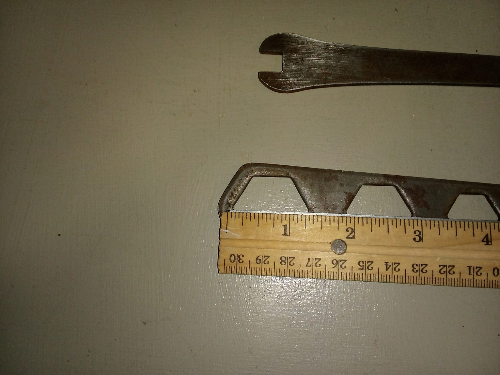 Multi position spanner wrench pair. Bike wrench. Metal, very good condition.