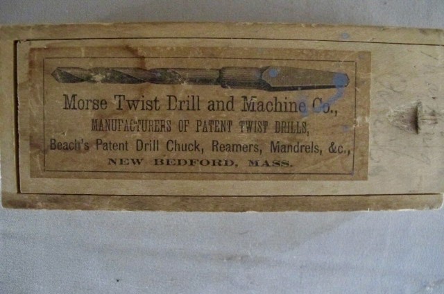VINTAGE MORSE TWIST DRILL AND MACHINE CO. WOOD BOX-SLIDE TOP 6″ X 2.5″