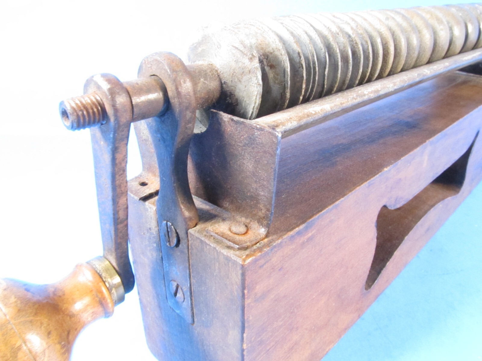 as-is uncommon hand cranked wet grinder for sharpening wood carving gouges tools