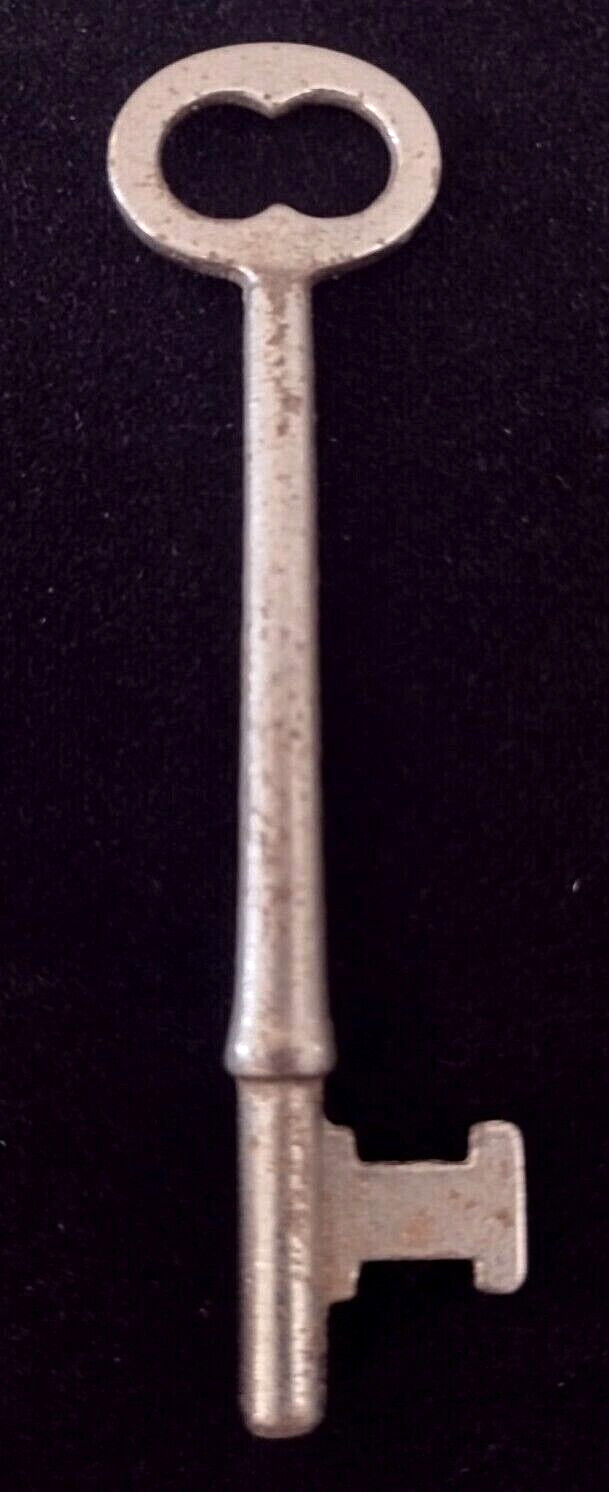 Vintage Key Skeleton Closed Barrel Appx 3-1/8” Steampunk Padlocks Doors Safe