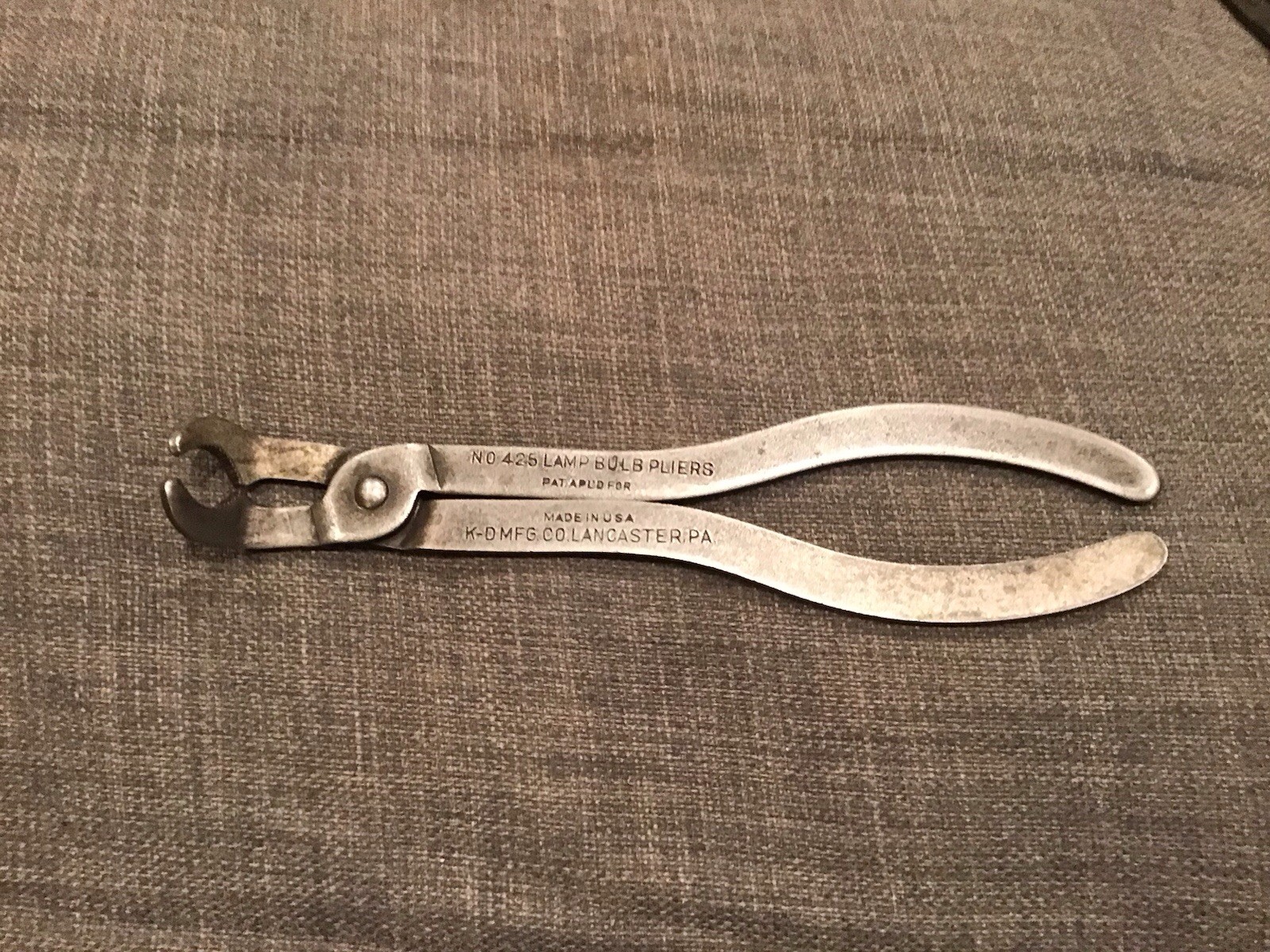 Vintage K-D Mfg. No. 425 Lamp Bulb Pliers Early Collectible USA Made Auto Tool