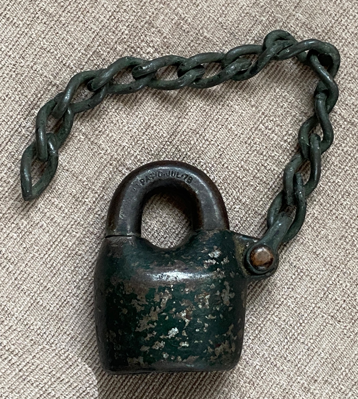 Vintage Cast Iron Tumbler Star Padlock with Chain – 151