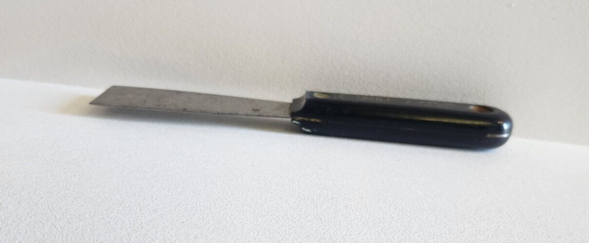 VTG Stanley Nylon Handle Stiff Puddy Knife 1-1/4″ No. 28-140 Original Hand Tool