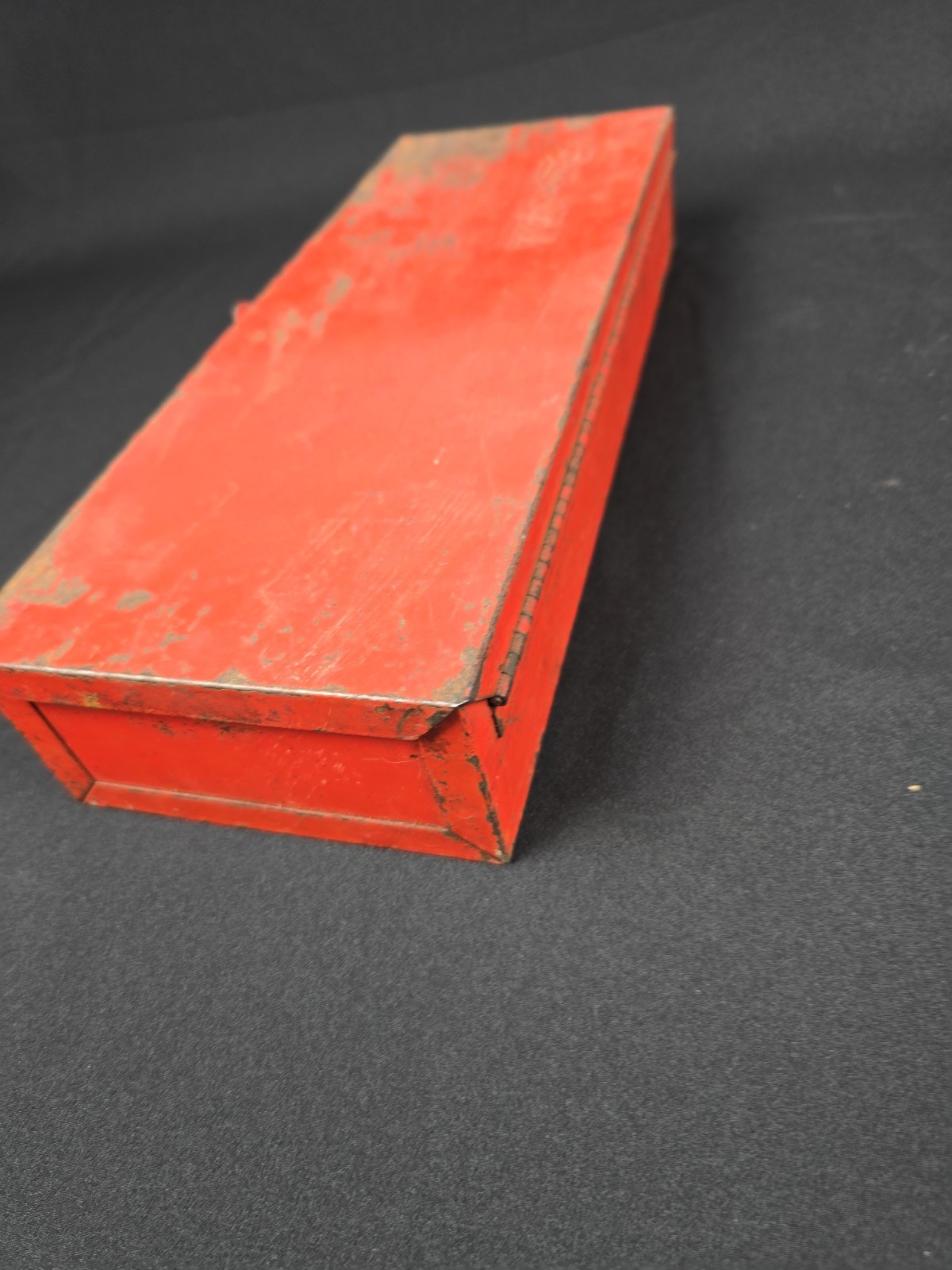 Snap-On KRA-104 Red Metal Tool Box 14 1/4″ x 5 1/2″ x 2 1/2″