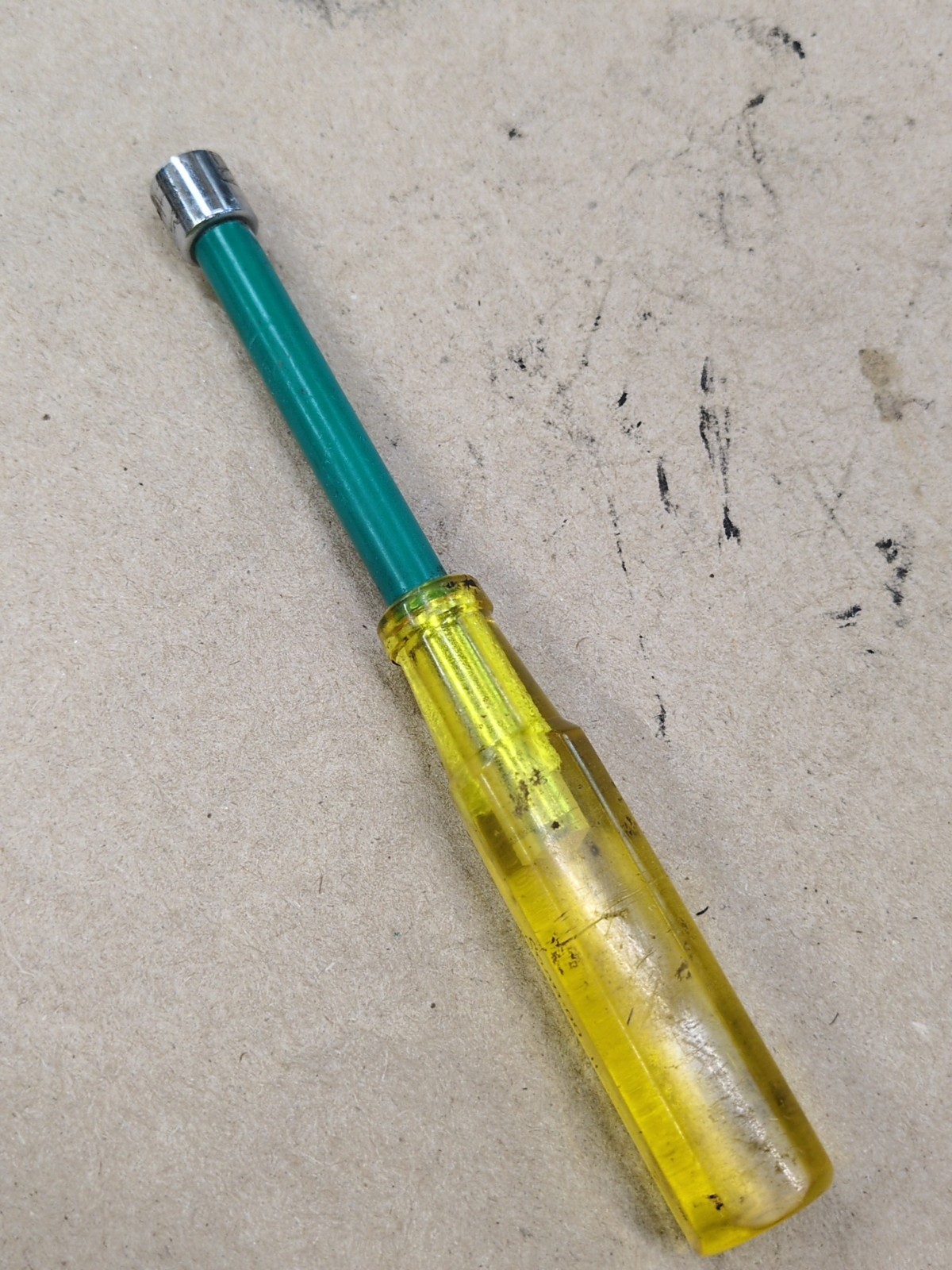 Snap-On Tools ND111 – 11/32″ Yellow Hard Handle Insulated Nut Driver USA