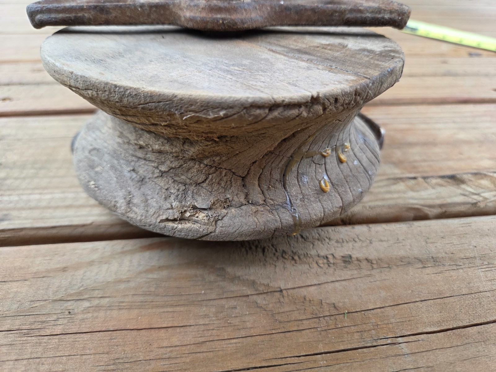 Antique Primitive Hudson Mfg. Co Large Cast Iron and Wood Wheel Barn Farm Pulley
