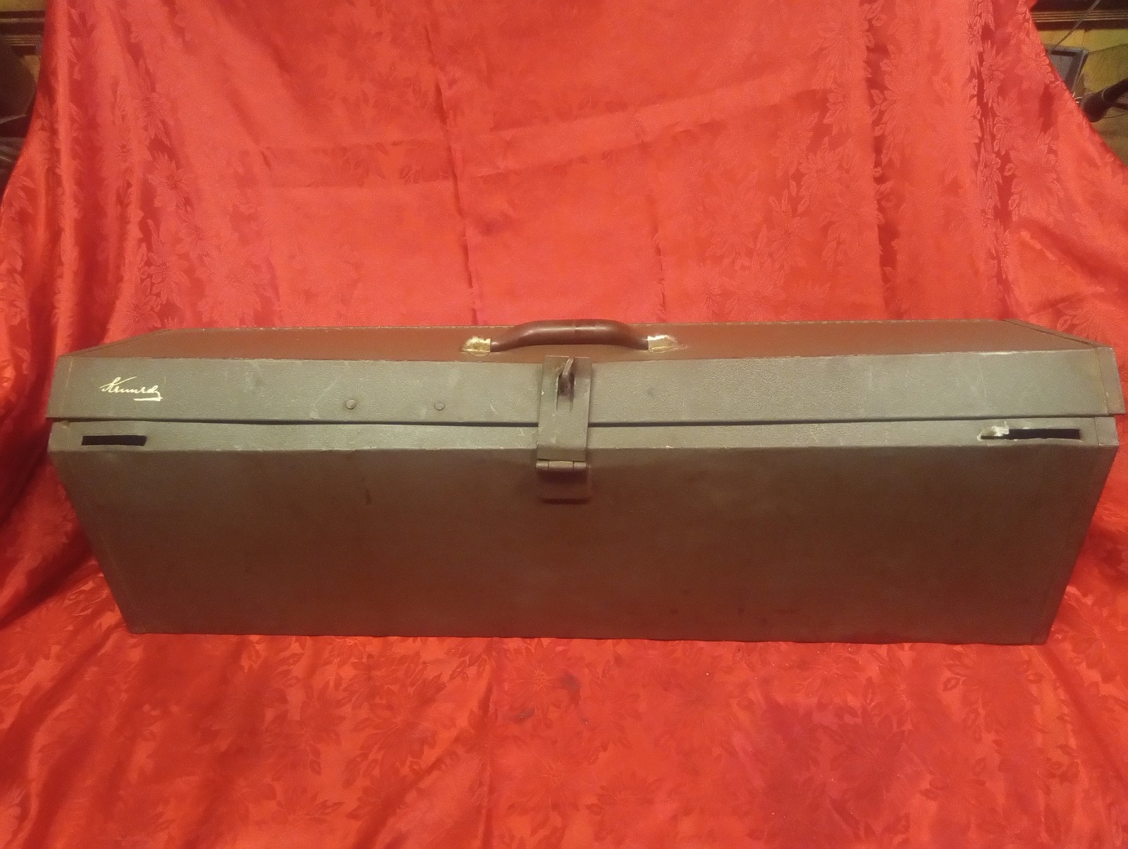 Vintage Original 32″ Kennedy Carpenters Metal Tool Box With Hand Saws Toolbox