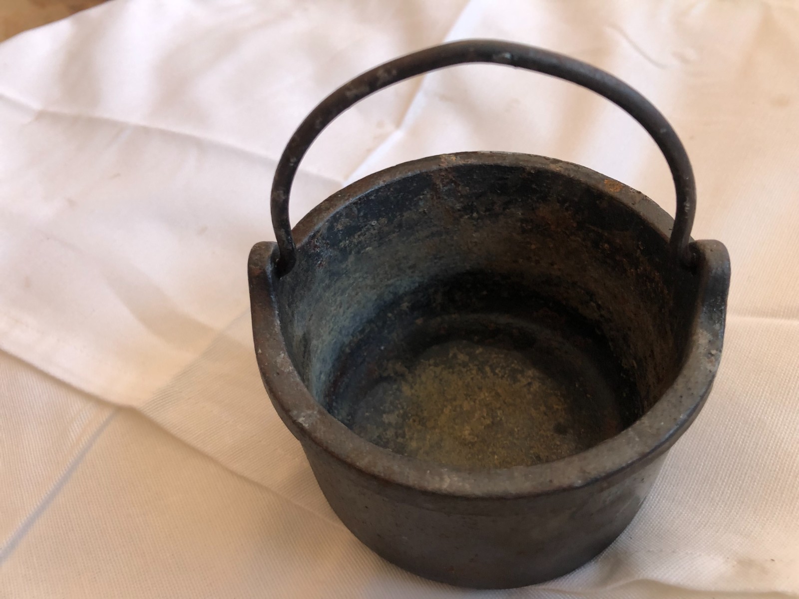 Vintage (60’s) Cast Iron Lead Melting Pot ~ 4″ Wide X 2 1/2 ” High