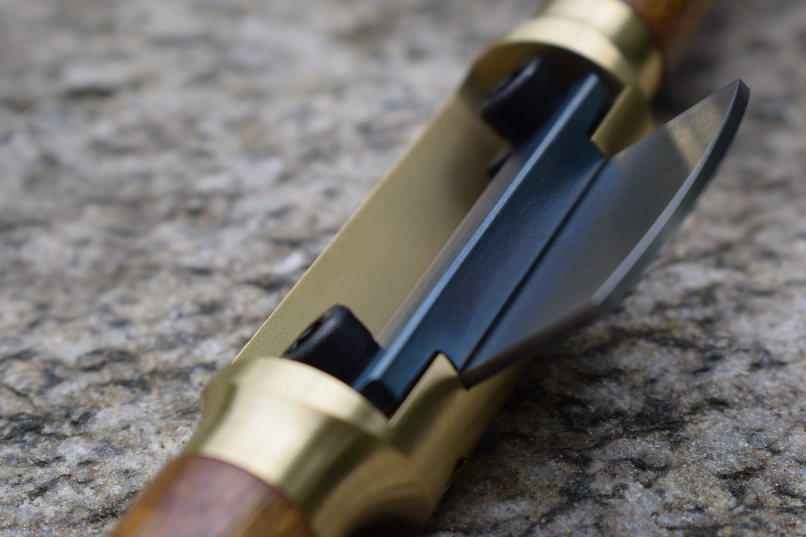 Handmade Brass Spokeshave – Flat Sole – O1 Tool Steel Blade – Sapele Handles