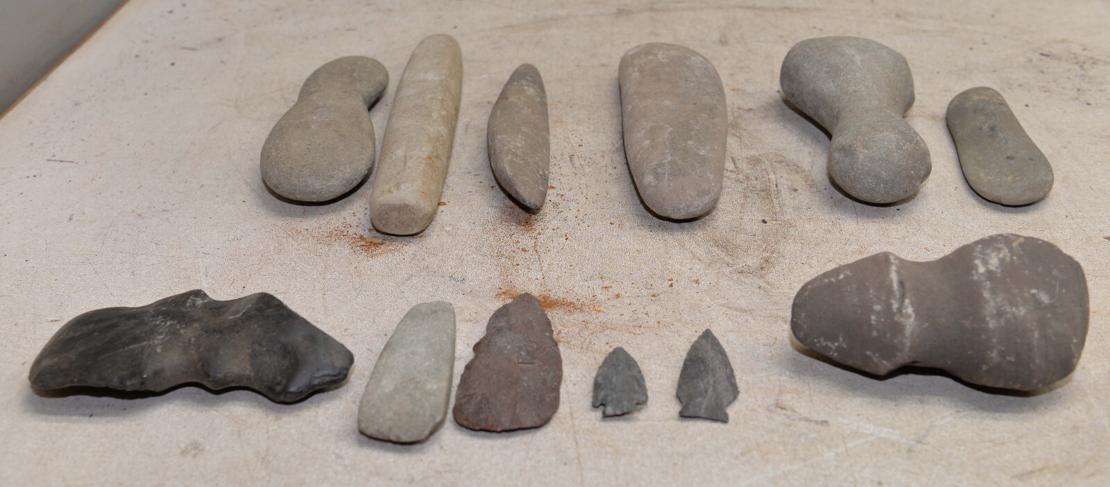 12 stone tools battle axe arrow points American antique collectible early tool