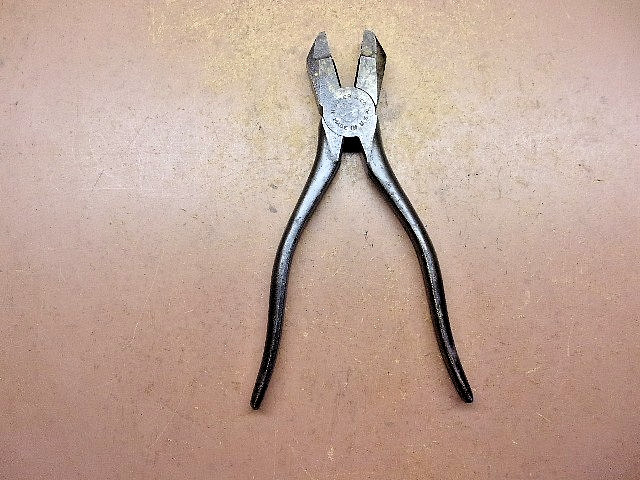 Vintage H. BOKER & CO. 8 1/2″ Linesman’s Pliers with 5/8″ Side Cutters Clean!