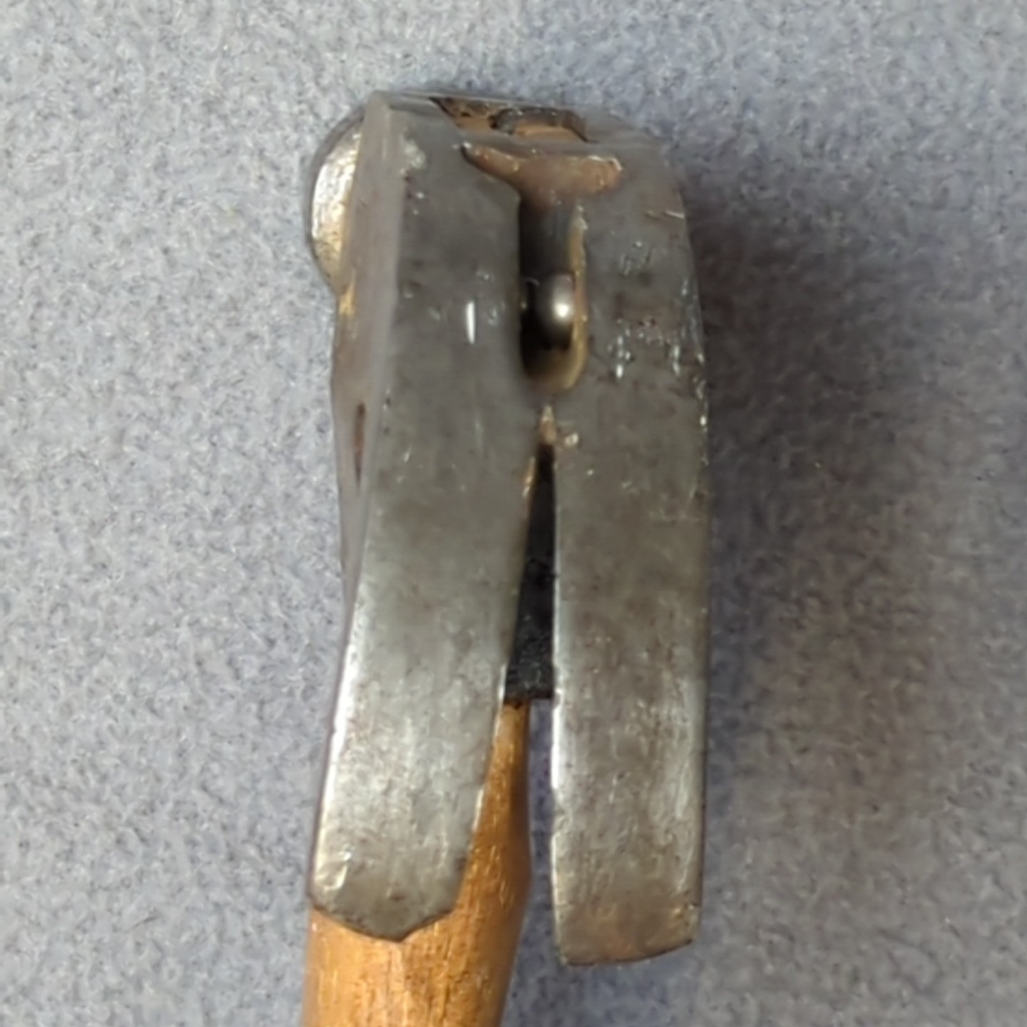 Vintage 16 oz. Cheney Drop Claw Nail Holding Hammer 12.5″ Long 1 Lb 6.4 Oz