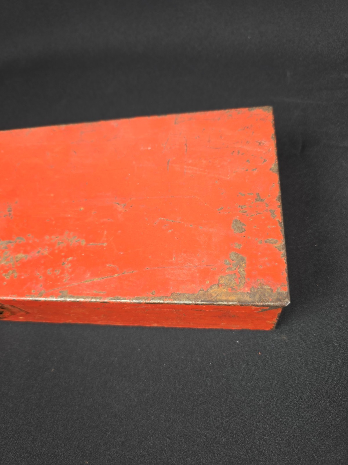 Snap-On KRA-104 Red Metal Tool Box 14 1/4″ x 5 1/2″ x 2 1/2″