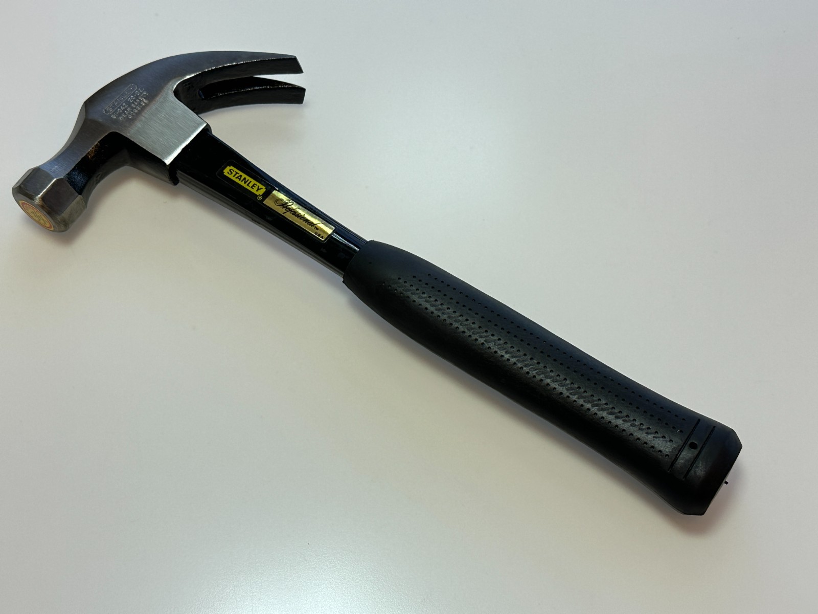 Stanley USA Professional GOLD LABEL 20oz Curved Claw Hammer 51-042 Fiberglass