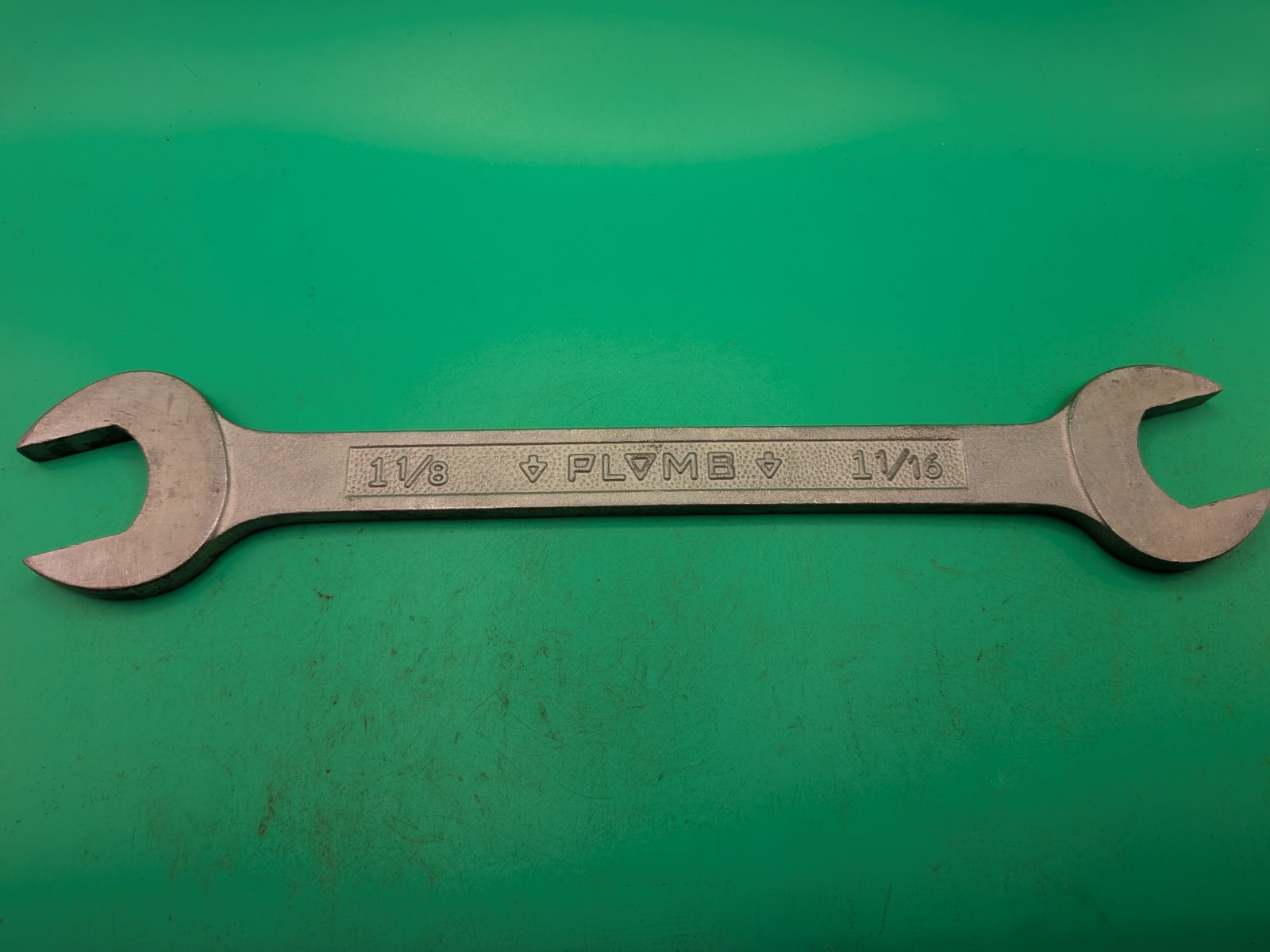 Vintage Plomb 1-1/8″ X 1-1/16″ Pebble Open End Wrench 3050 Plvmb Plumb USA