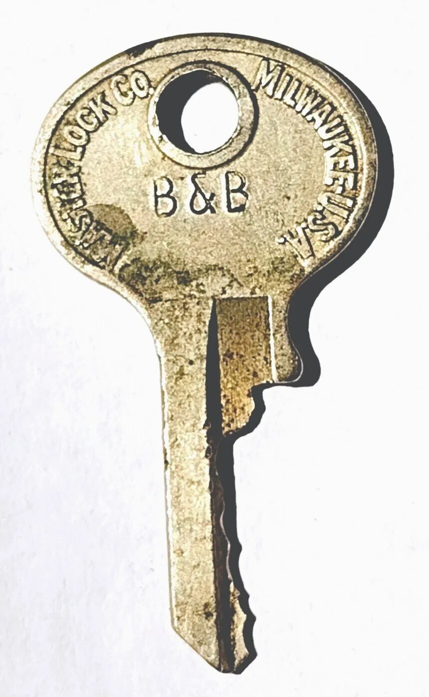 Vintage Key Master Lion B & B Appx 1-5/8″ Replacement Locks