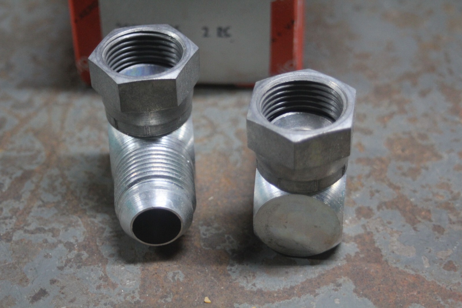 Aeroquip 90 Degree Swivel Nut Elbow 2071-12-12S 2 Pc