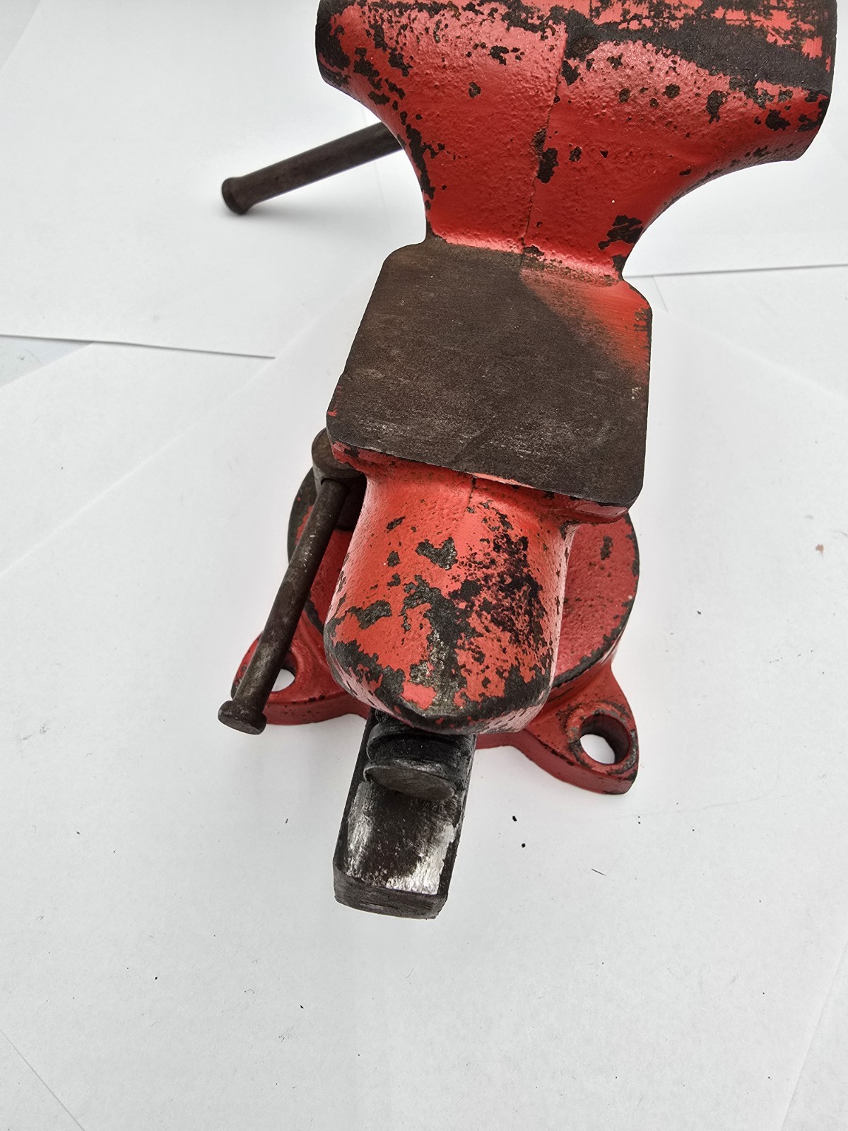 Parker Vise 3-1/2″ Red Swivel Base 703-1/2 (Read)