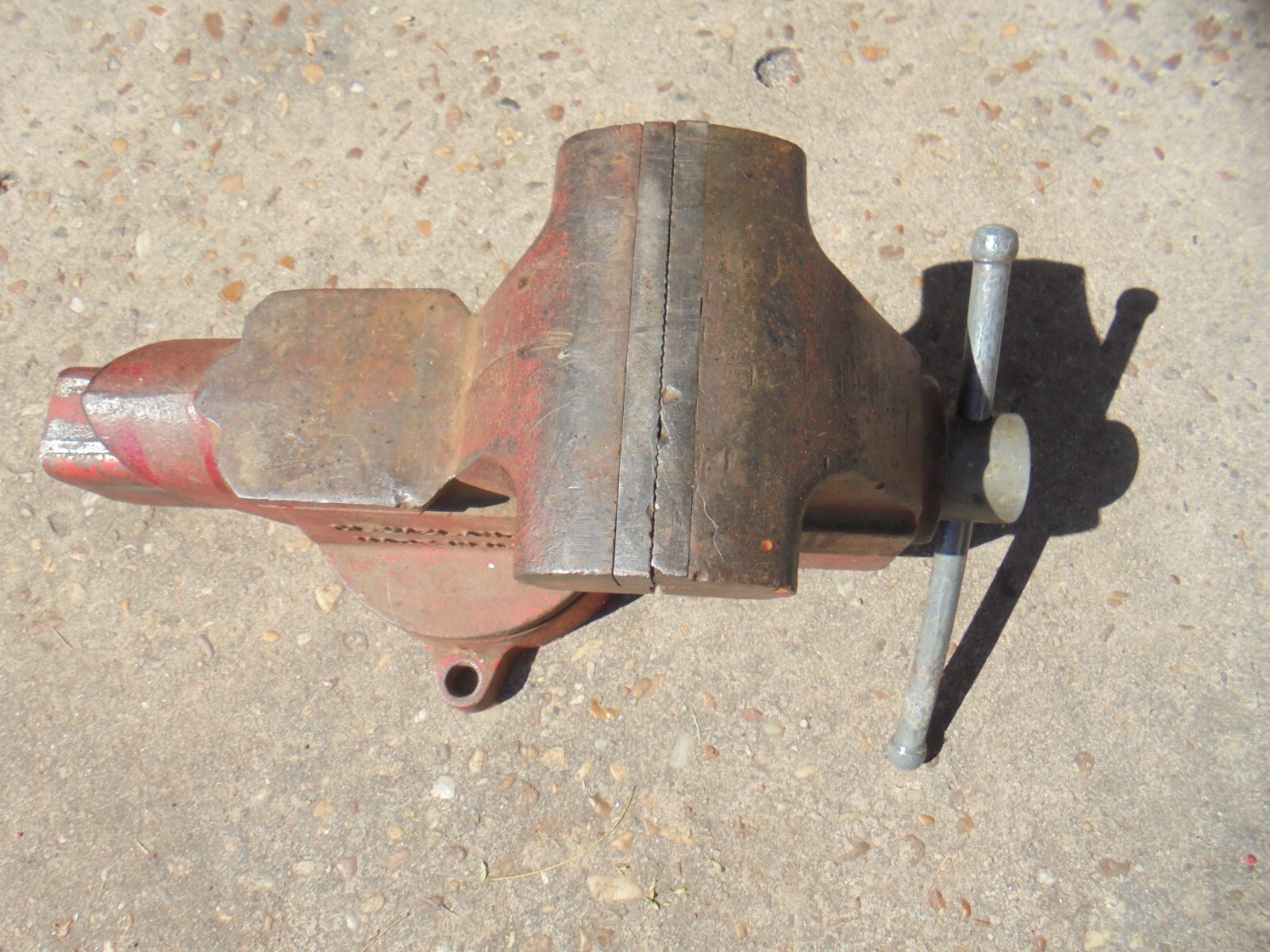 VINTAGE VISE, COLUMBIAN No. M3 D45 3 1/2 ANVIL (USA MADE)