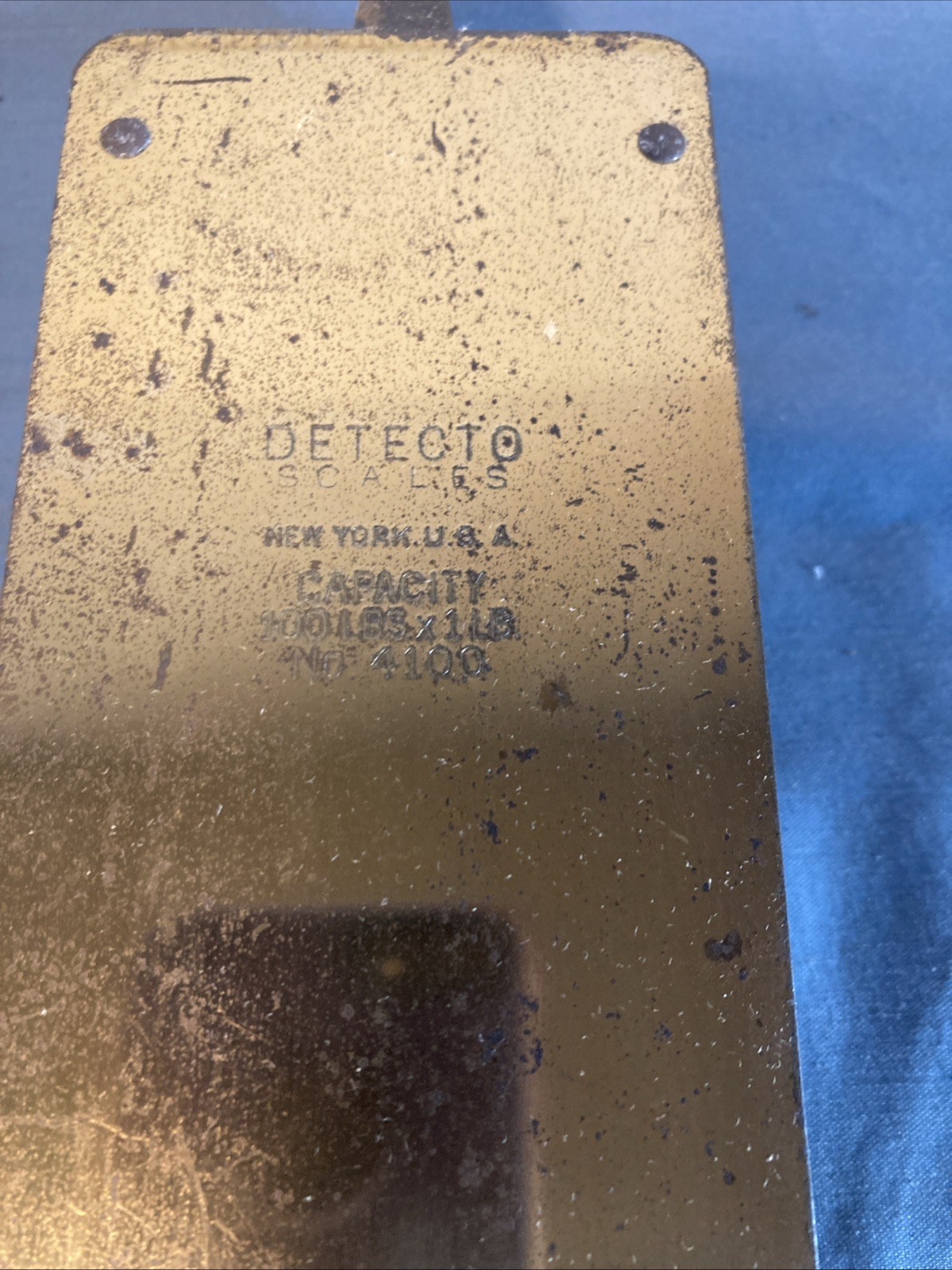 Detecto Scale, specifically a model with a capacity of 100 lbs No. 4100