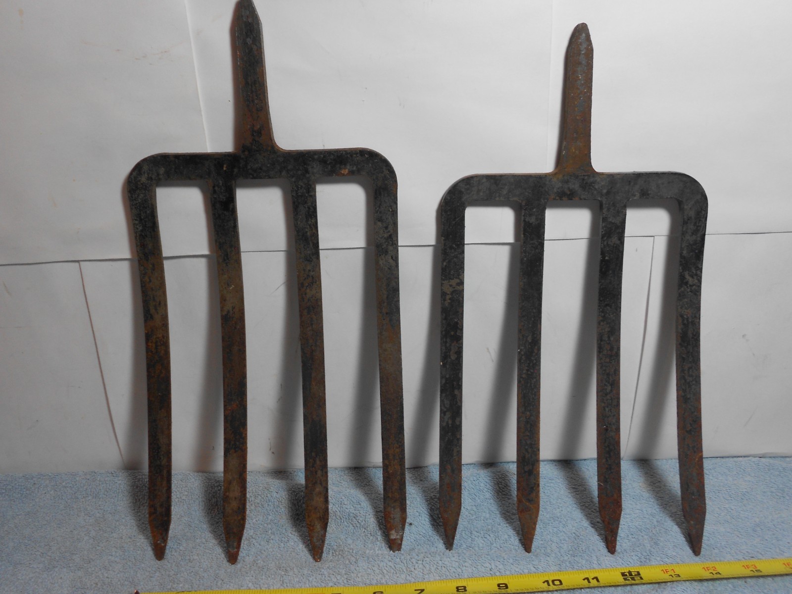 2 ANTIQUE HEAVY CAST METAL PITCH FORK TOOL HEADS AUSTRIA 13×6 in – 14×6 in -L519