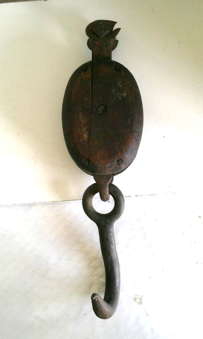 Vintage Steel & Wooden single Pulley Antique Old Farm Rope Barn Pulley