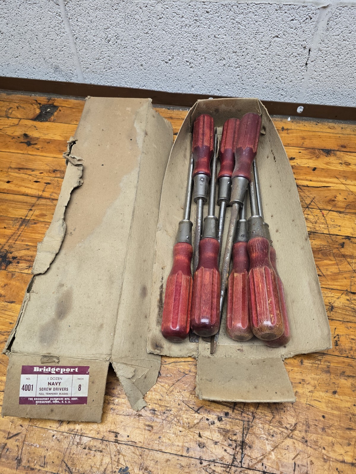 NOS VINTAGE BRIDGEPORT USA # 4001 Navy SCREWDRIVER 8” WOOD HANDLE Lot Of 8