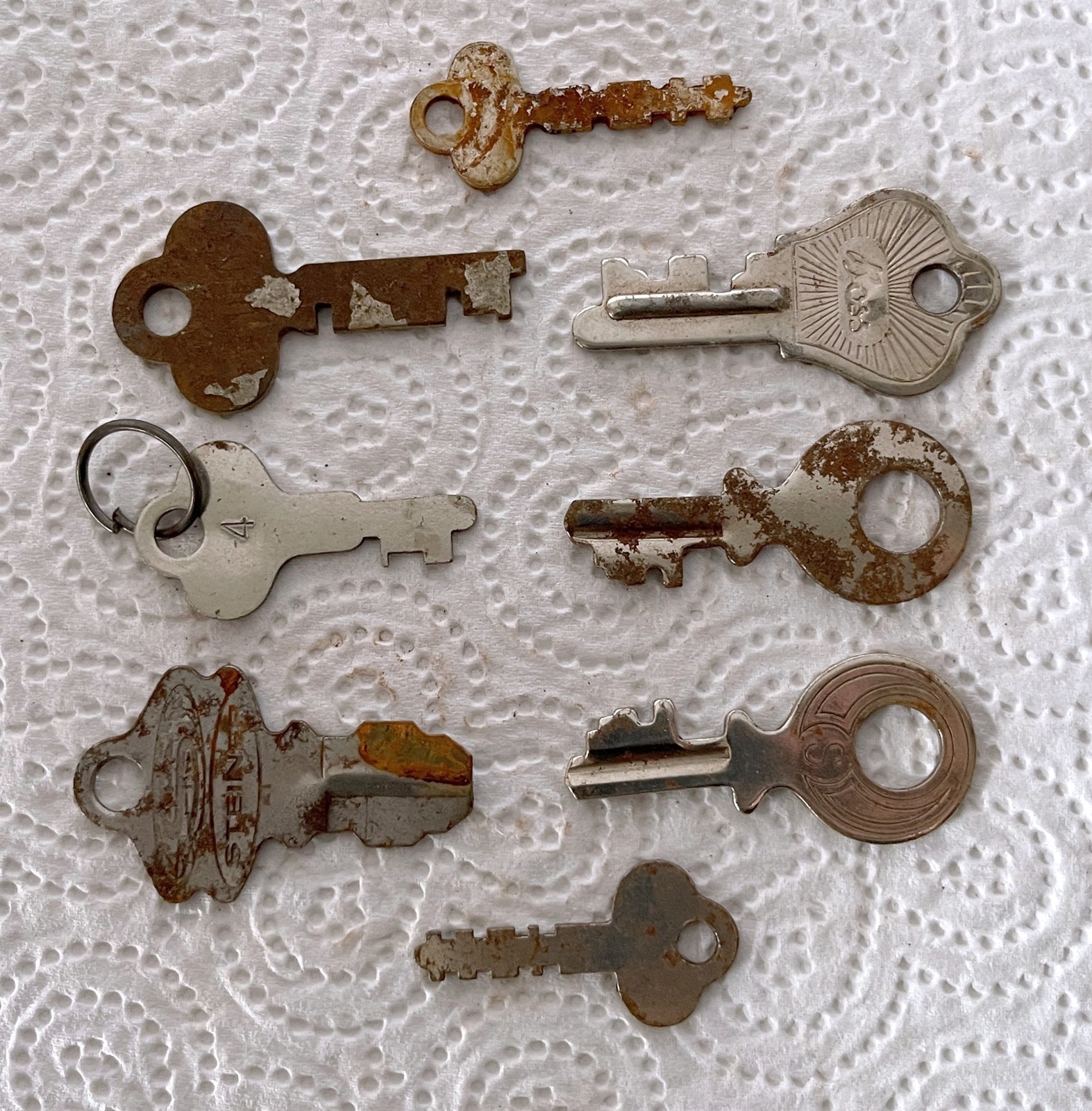 Job Lot 8 Mixed Vintage Flat Steel Metal Keys ROSS, STEINER & OTHERS #pJ899