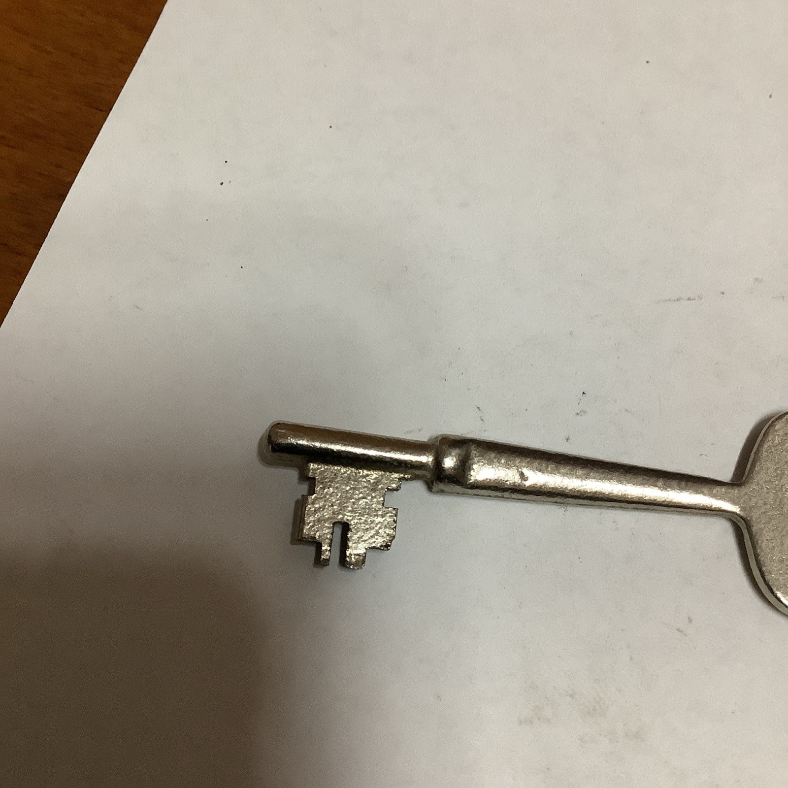 Vintage Skeleton Key 3 in long numbered 546