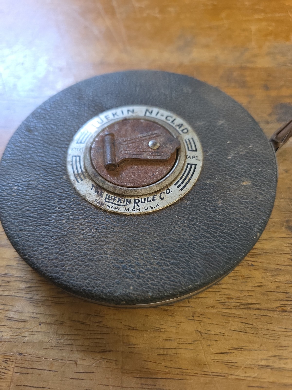 Vintage Lufkin Ni-Clad Steel Tape Measure Saginaw Michigan USA Green 100 feet