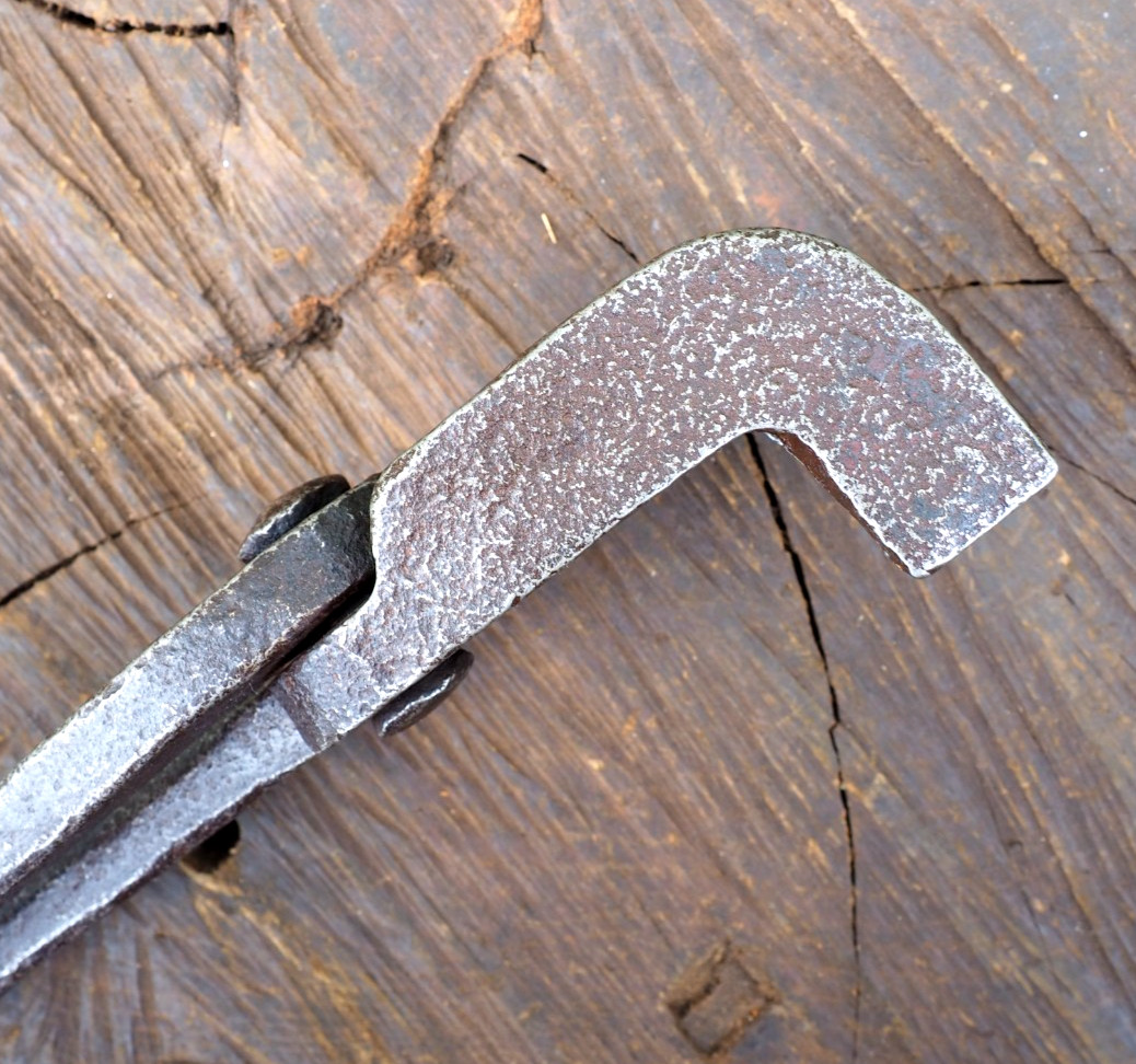 SWEET 24″ PICKUP “90 DEGREE” FORGING BLADESMITH KNIFE TONGS BLACKSMITH ANVIL