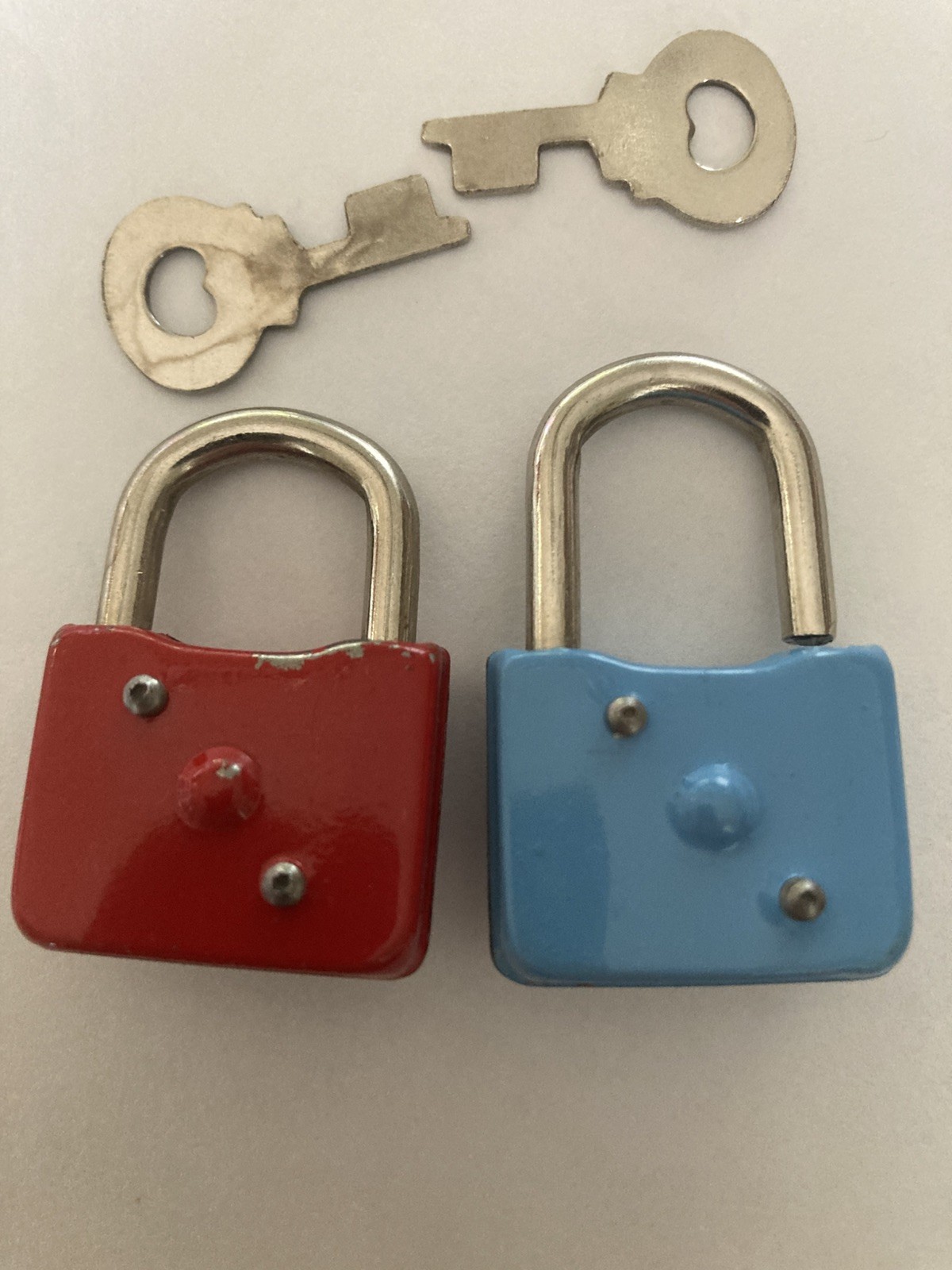 2 Vintage Snake – Made in Japan No 25 Red and Blue Small Padlocks With 2 Keys