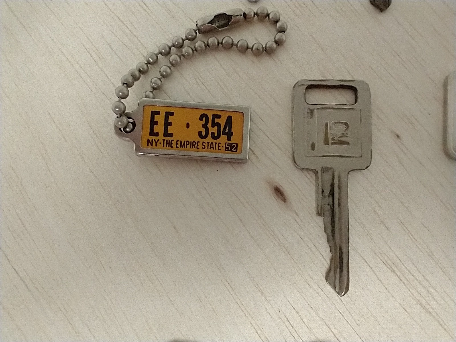 Vintage LOT 28 NASH GM CHRYSLER BRIGGS SUBARU Auto Car Keys