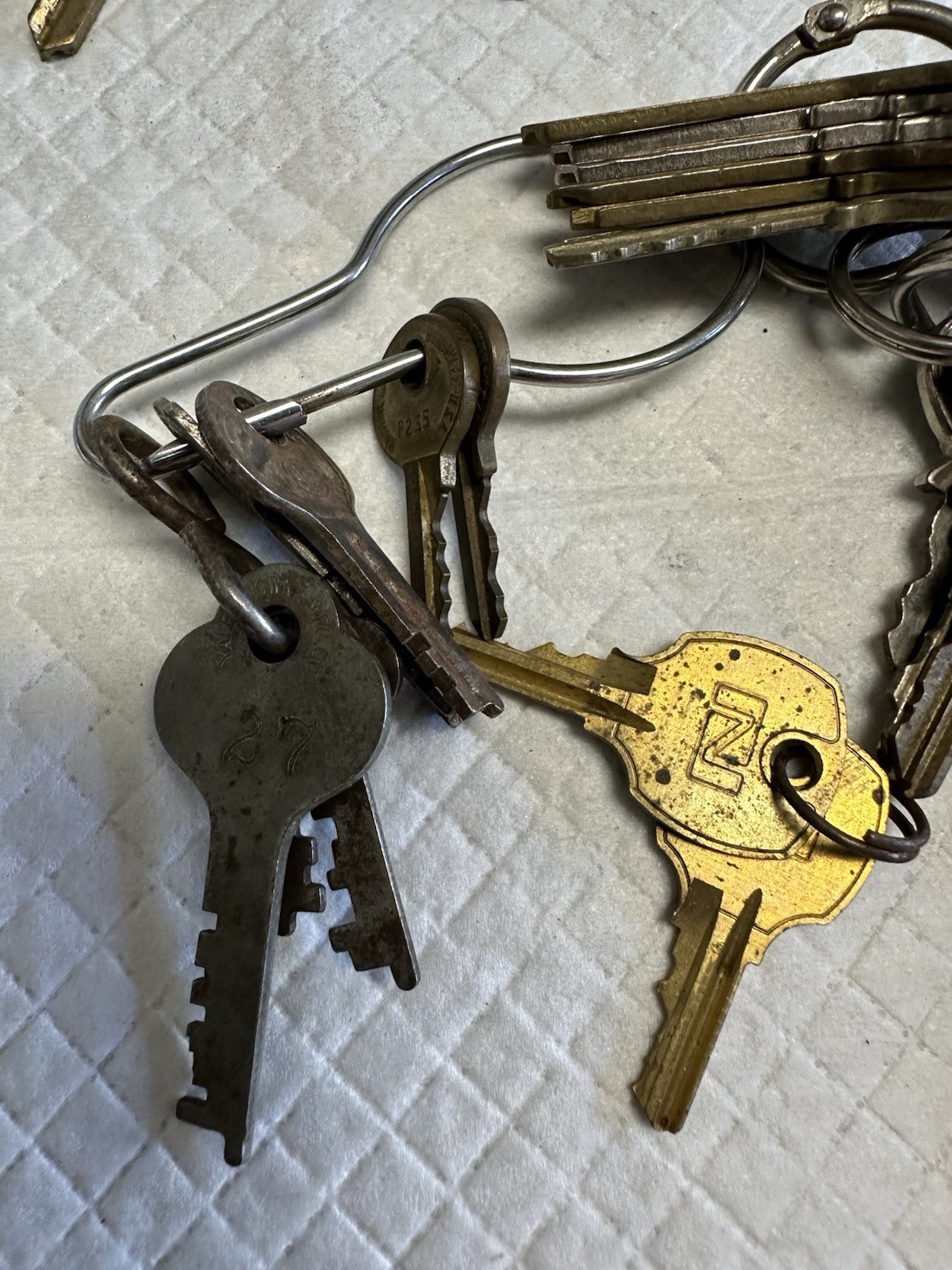 Almost 5 Pounds Old Vintage Keys Padlocks Fobs – Various Types