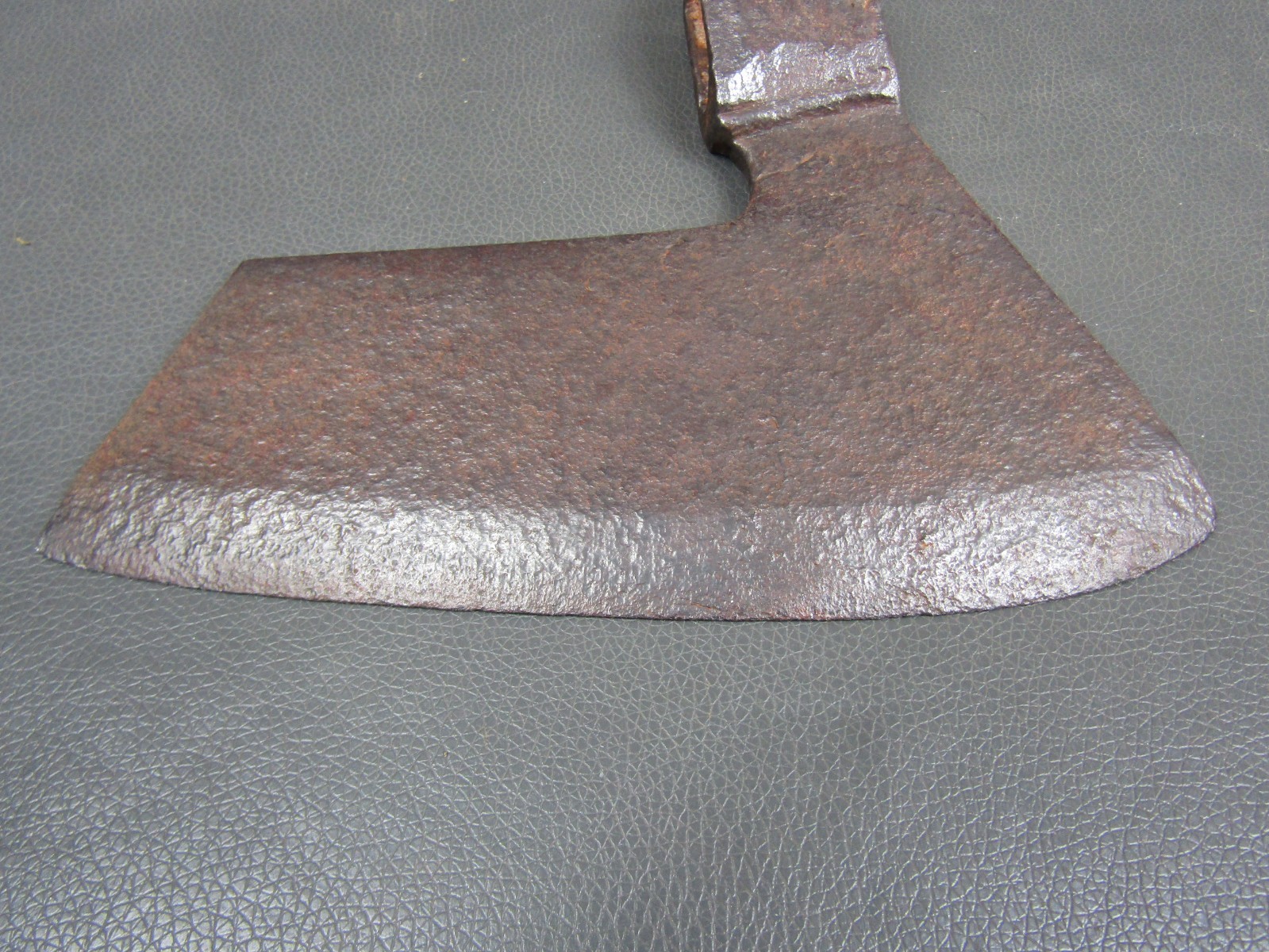 Vintage 2 1/2 lb ornate goosewing bearded side axe head old tool