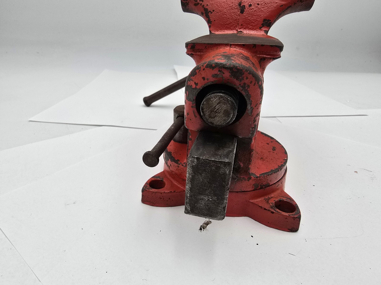 Parker Vise 3-1/2″ Red Swivel Base 703-1/2 (Read)
