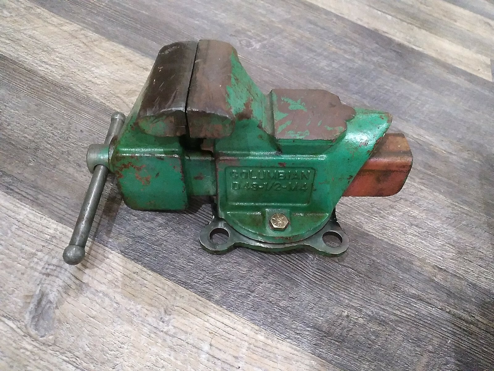 VTG COLUMBIAN D43-1/2-M4 3-1/2” JAWS BENCH VISE MADE IN U.S.A